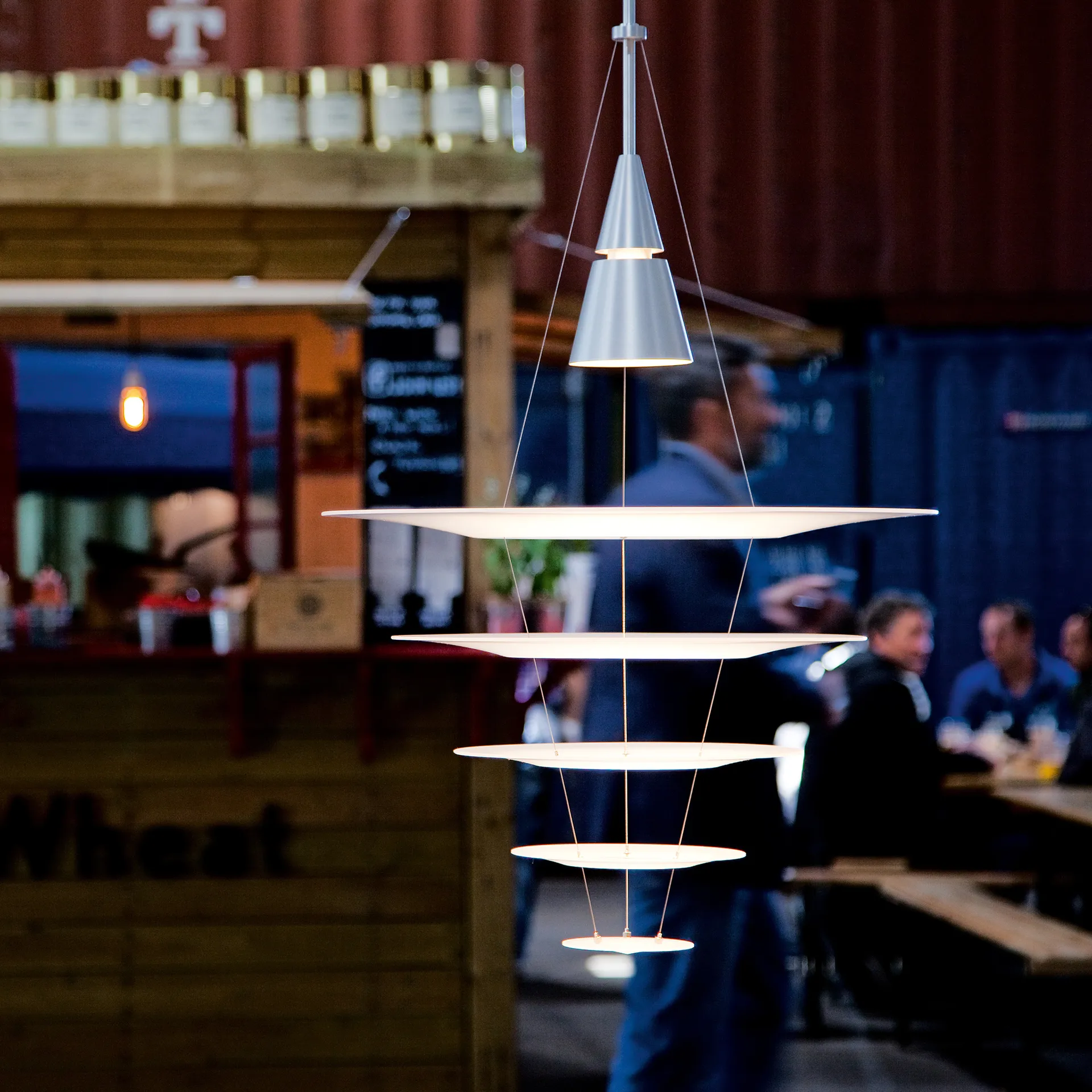 Candeeiro suspenso Enigma 825, Preto, LED Louis Poulsen