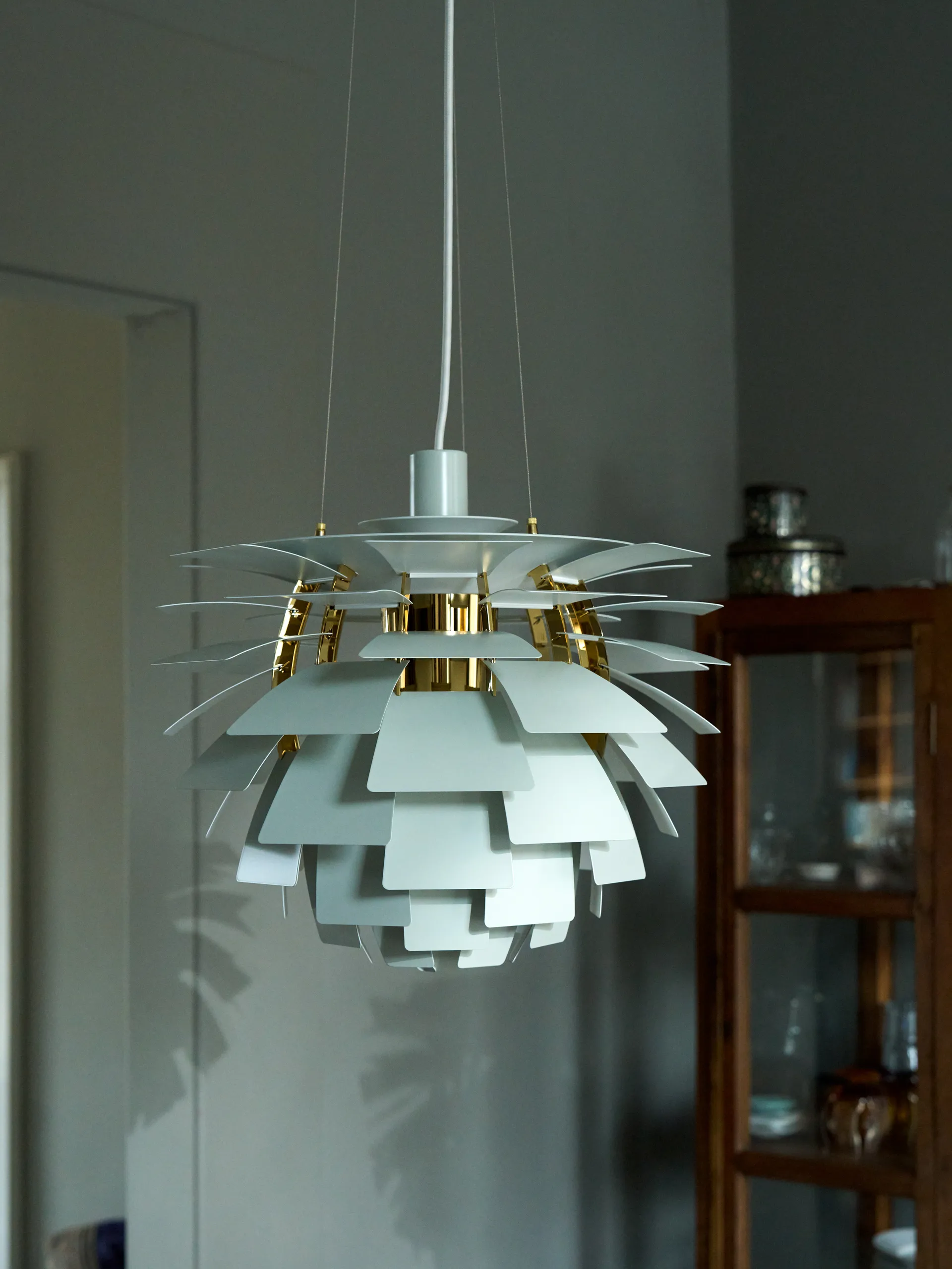 Candeeiro suspenso PH Artichoke Ø48 cm, Dusty green-brass metallised Louis Poulsen