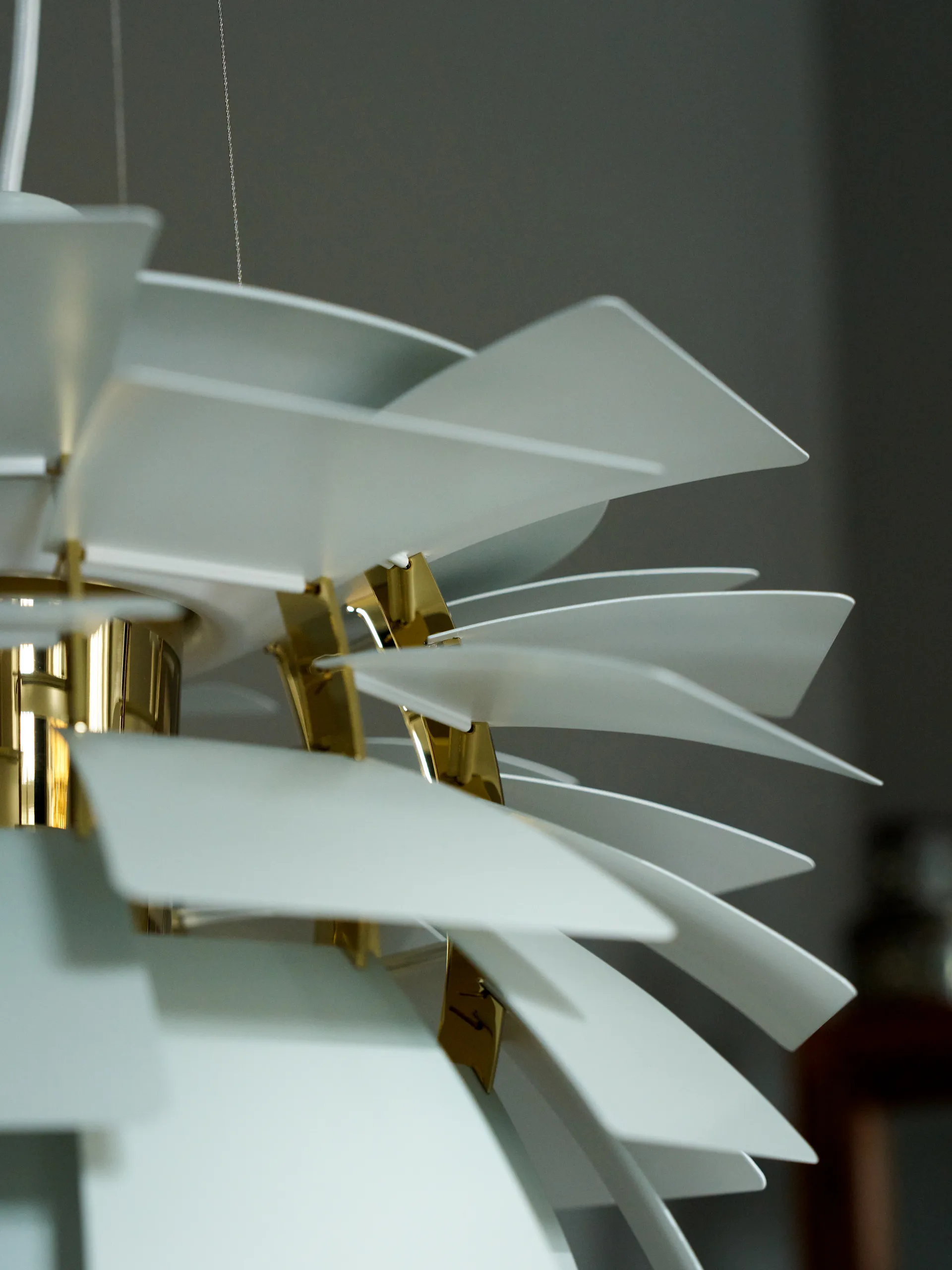 Candeeiro suspenso PH Artichoke Ø60 cm, Dusty green-brass metallised Louis Poulsen