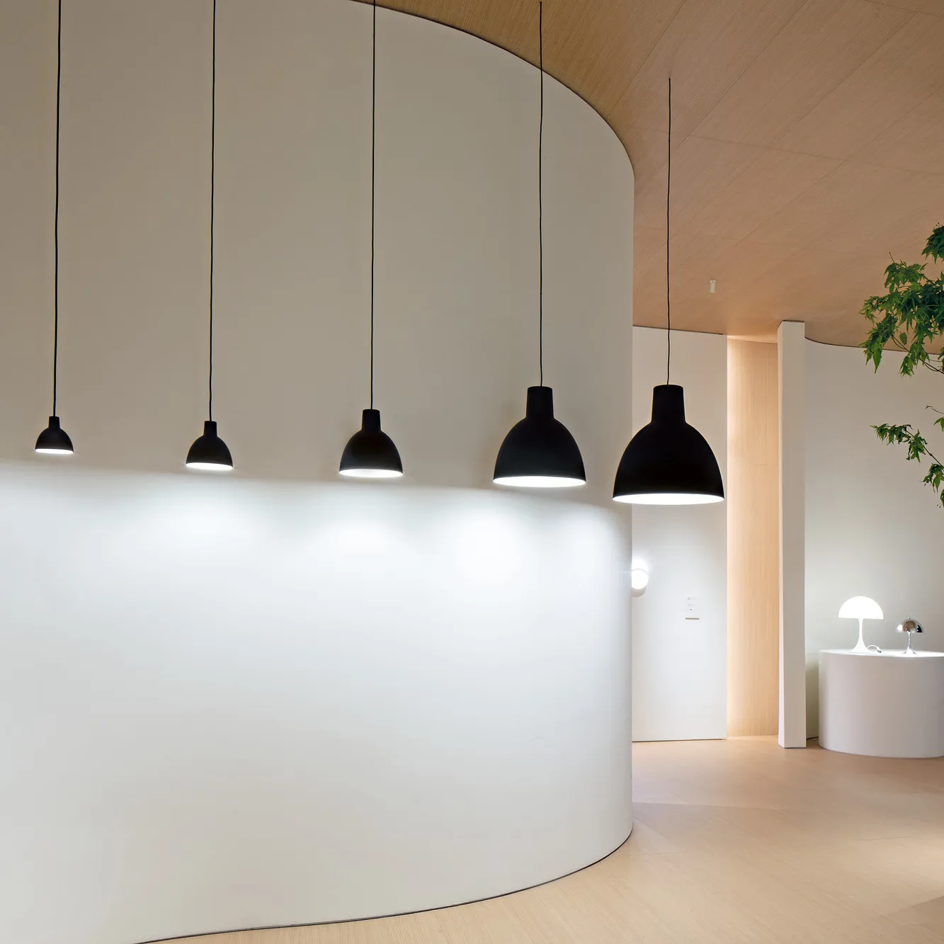 Candeeiro suspenso Toldbod 250, Preto Louis Poulsen