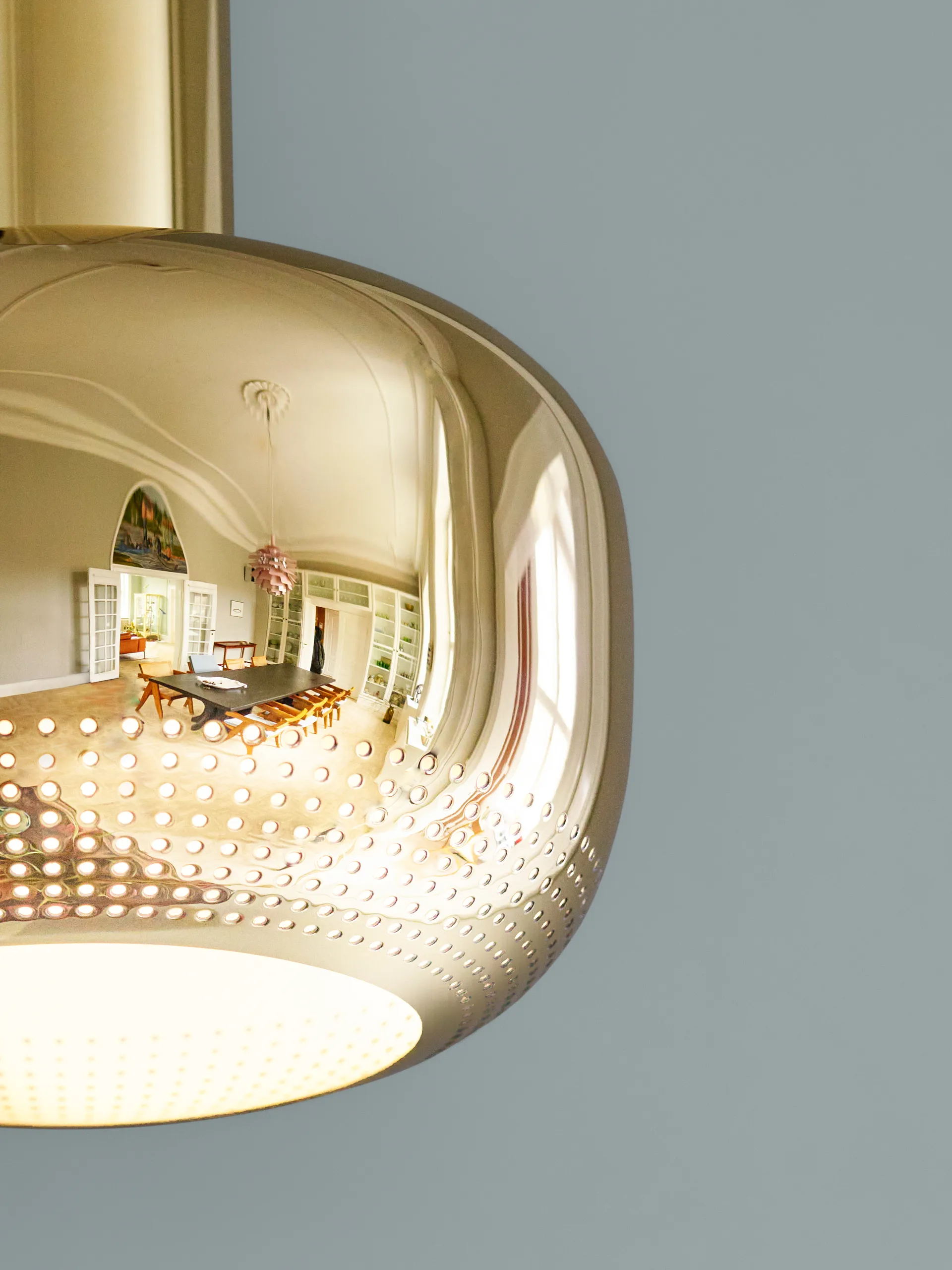 Candeeiro suspenso VL 56, Latão polido Louis Poulsen