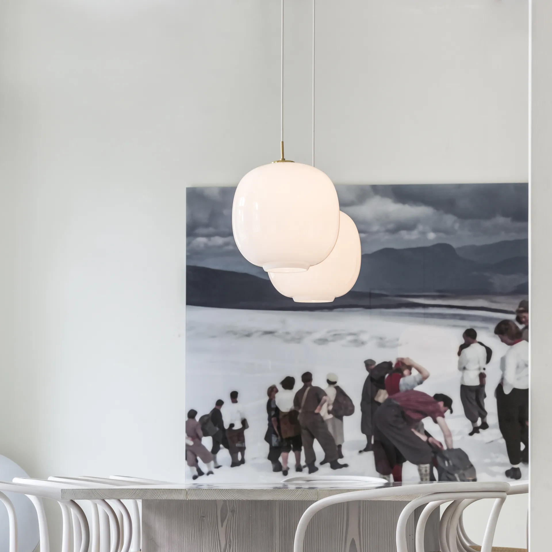 Candeeiro suspenso VL45 Radiohus Ø37 cm, Brass-white opal glass Louis Poulsen