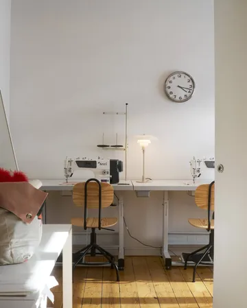 PH 3/2 candeeiro de mesa  - Bege glossy - Louis Poulsen