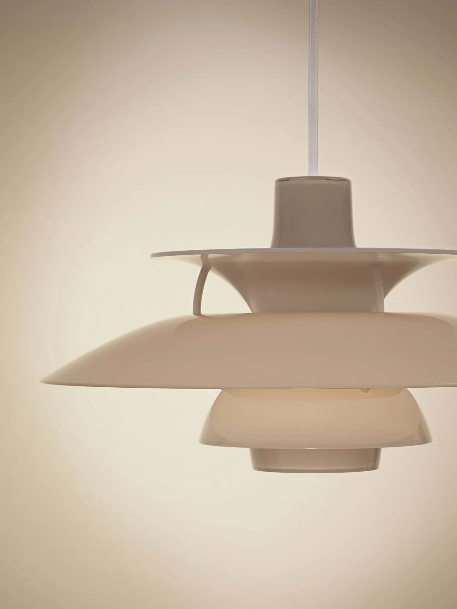 PH 5 candeeiro suspenso Ø32 cm, Opal bege Louis Poulsen