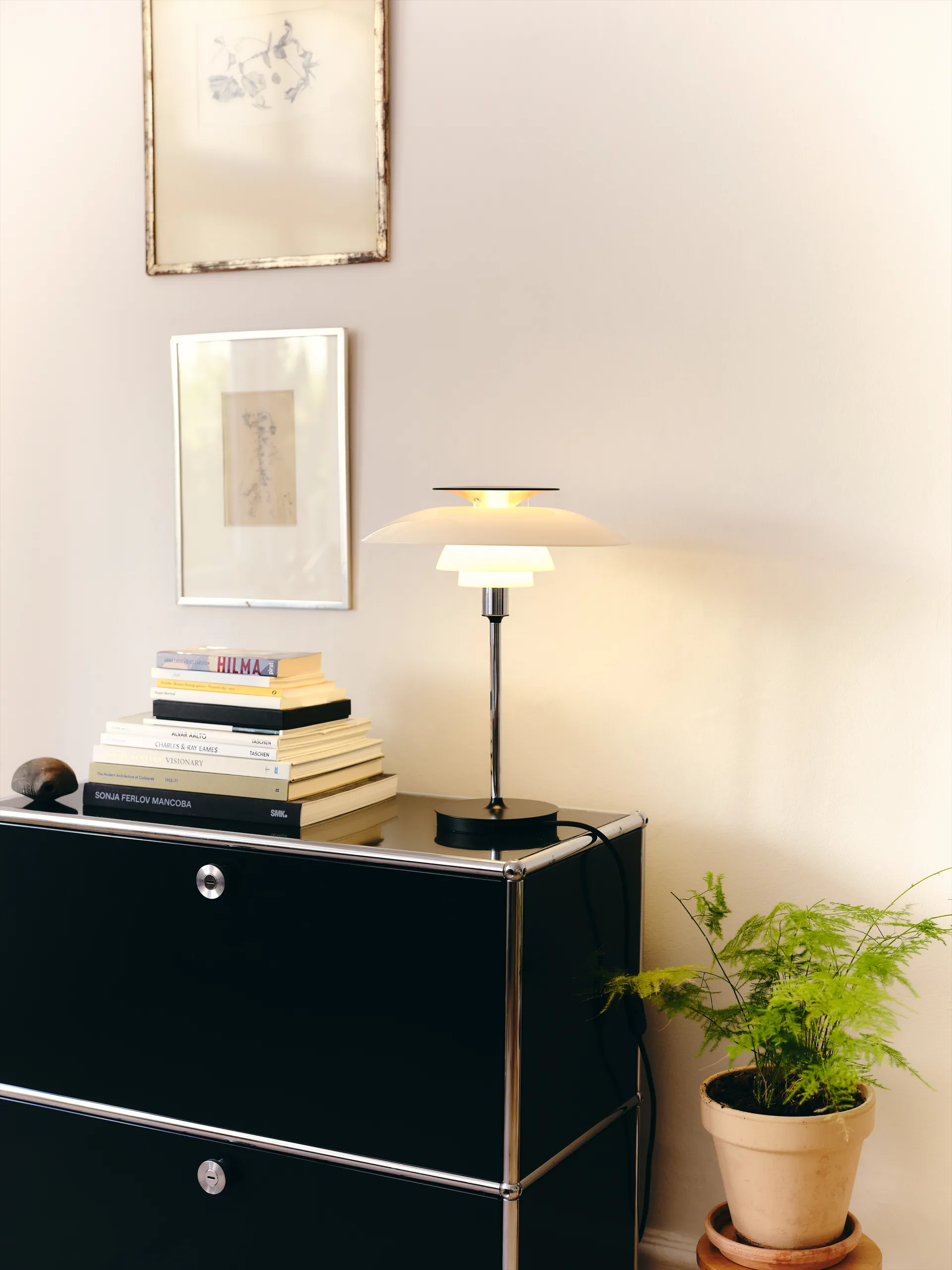 PH 80 candeeiro de mesa, Opala branca, cromado Louis Poulsen