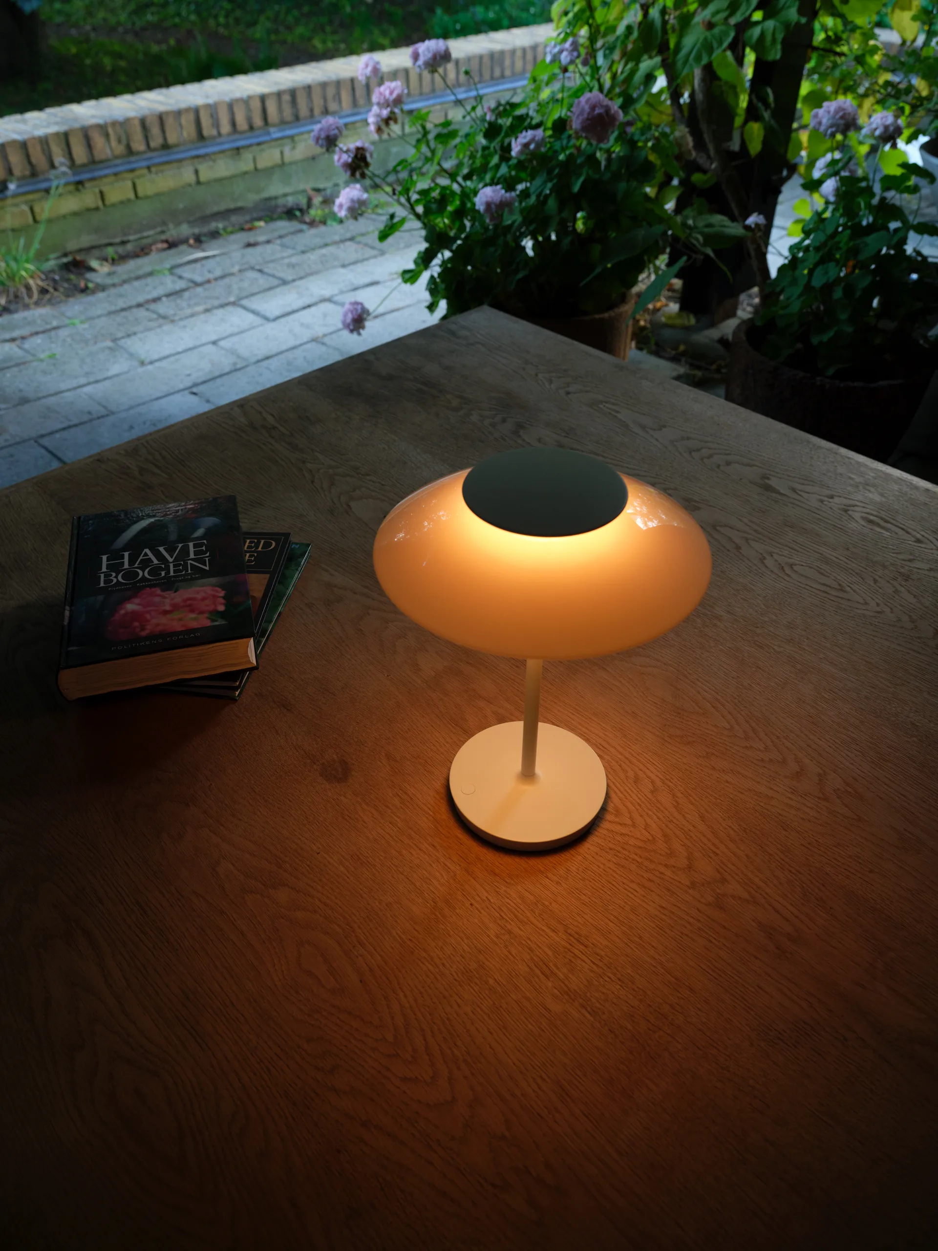 PH 80 candeeiro de mesa portátil, Opala branca, branca Louis Poulsen