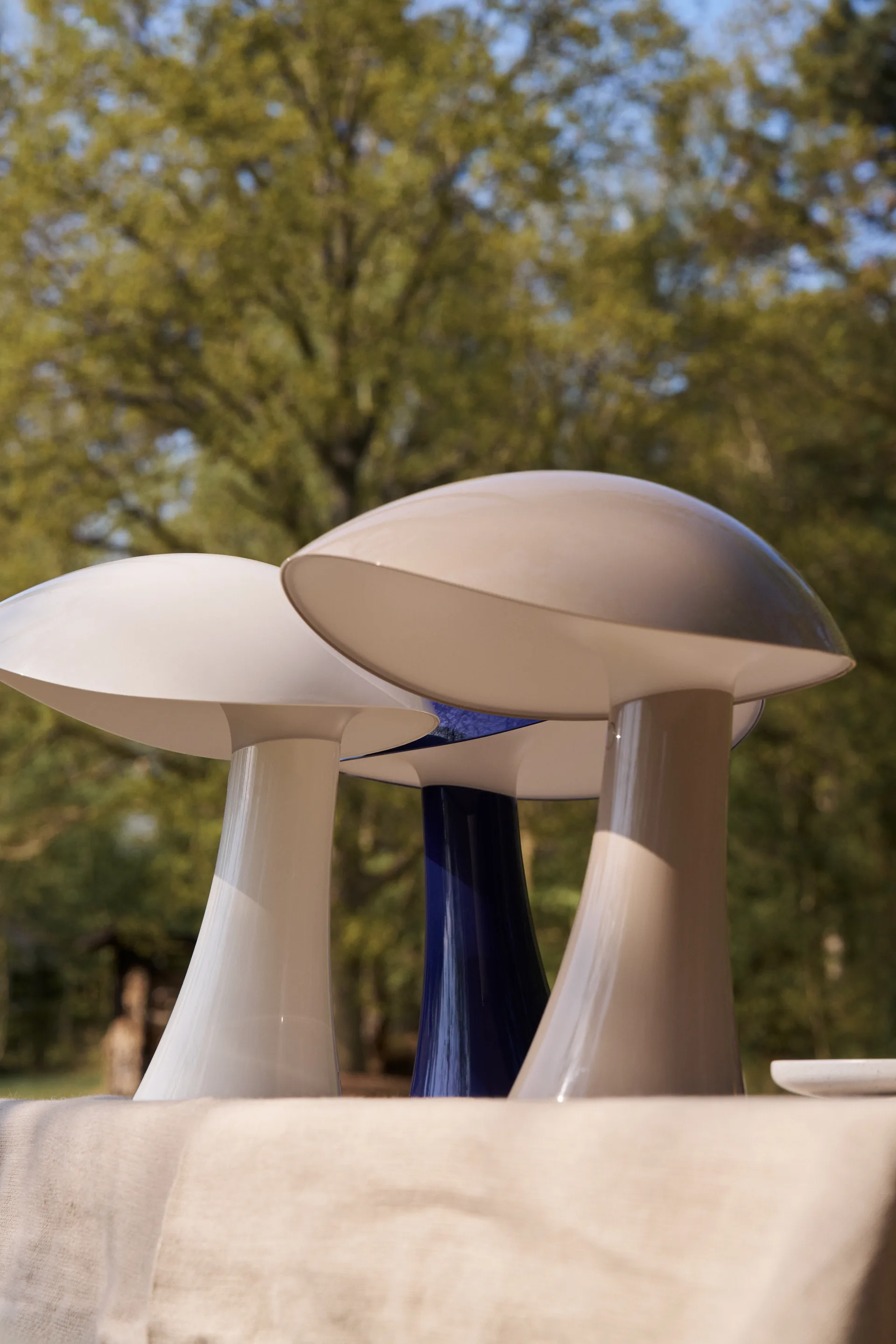 Rumee 220 candeeiro de mesa portátil, Cinza terra Louis Poulsen