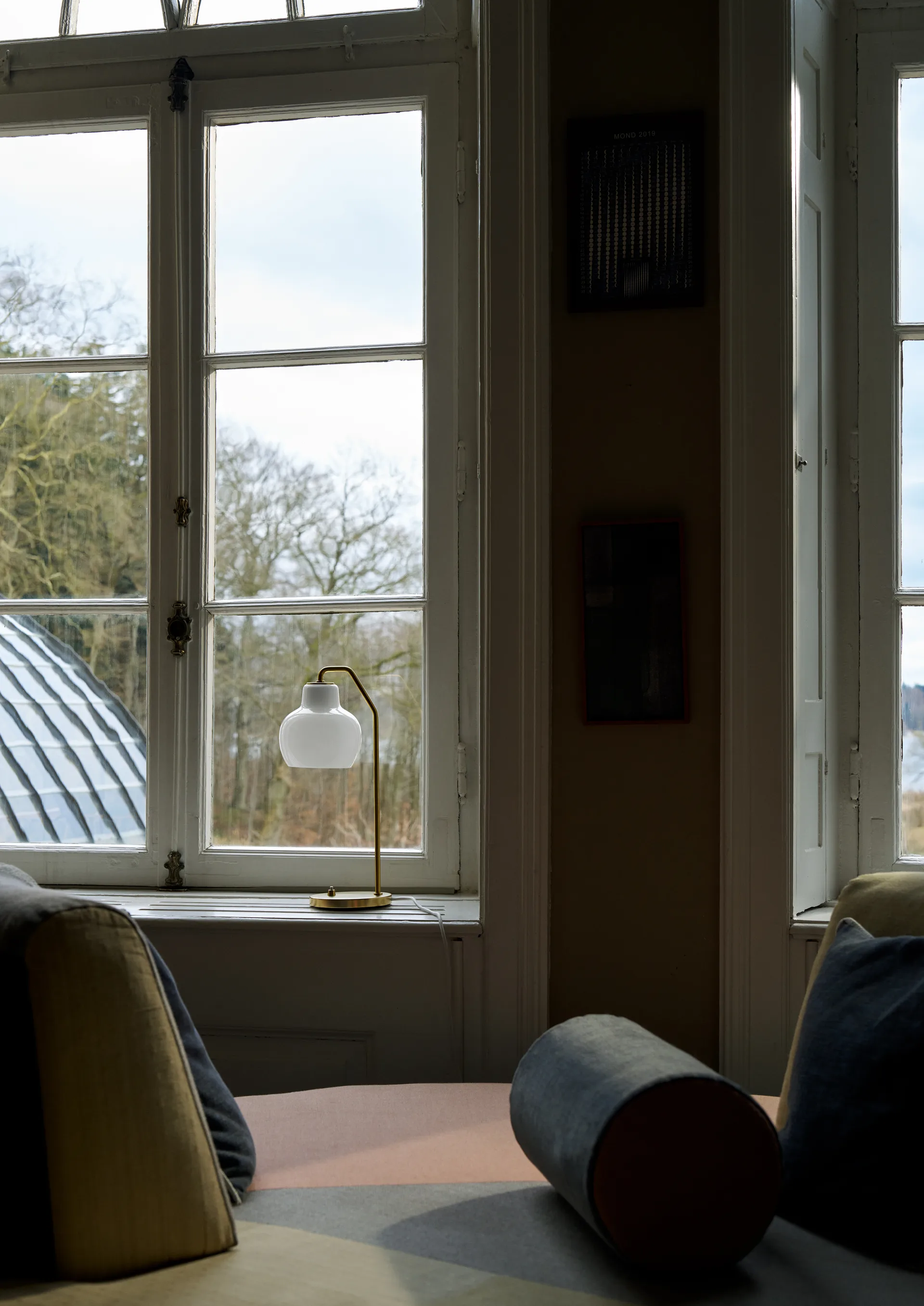 VL Ring Crown candeeiro de mesa Ø15 cm, Latão-vidro opal Louis Poulsen