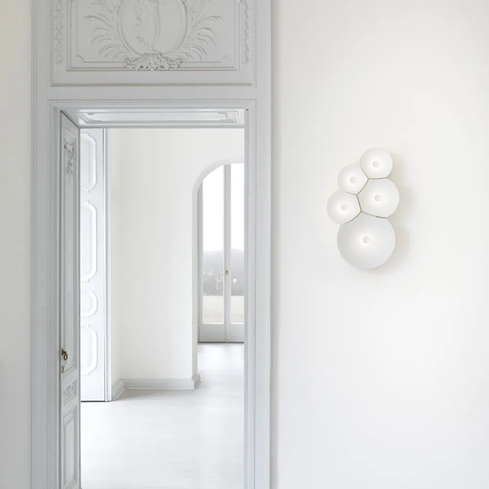 Candeeiro de parede Bulbullia, branco Luceplan