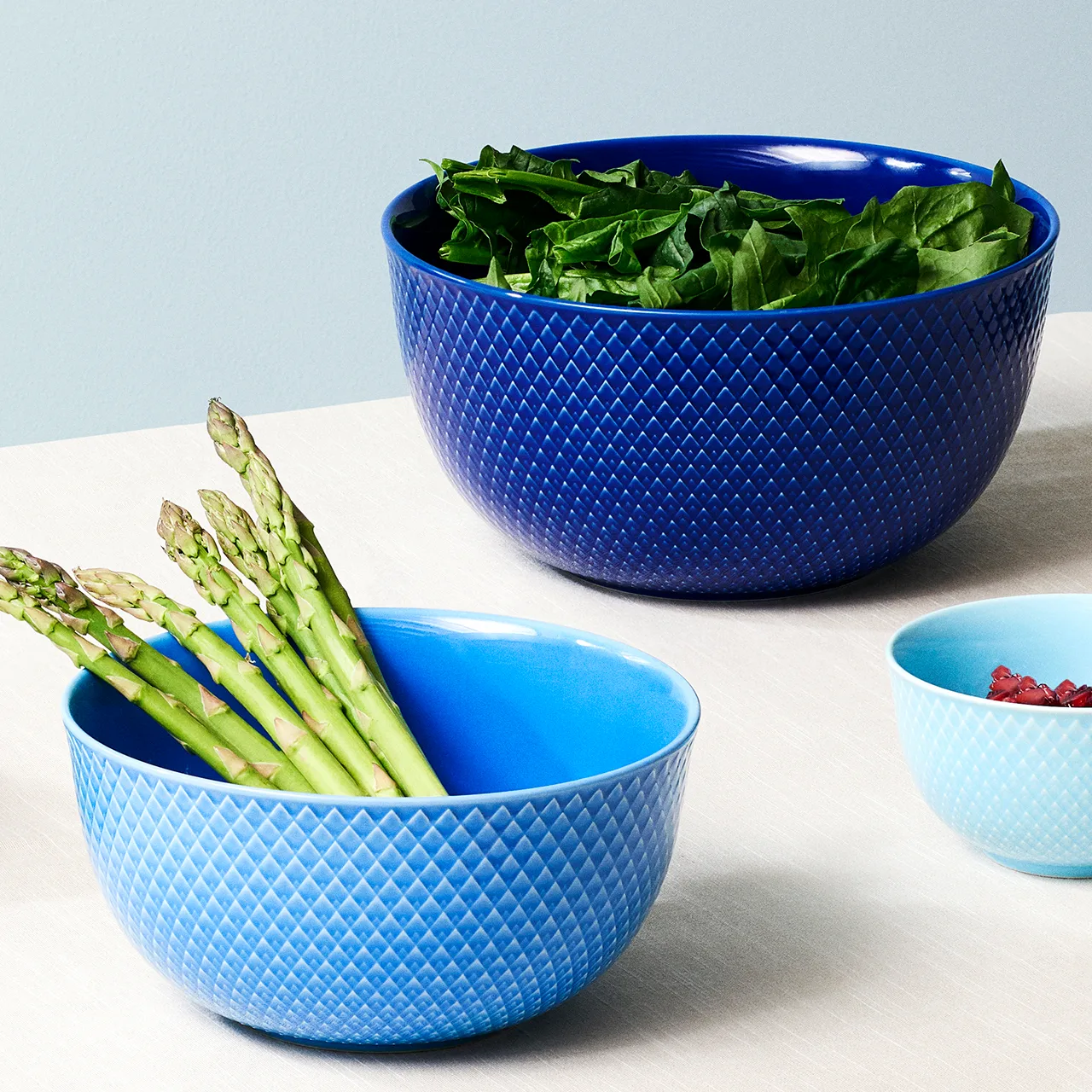 Taça de servir Rhombe Ø22 cm, azul escuro Lyngby Porcelæn