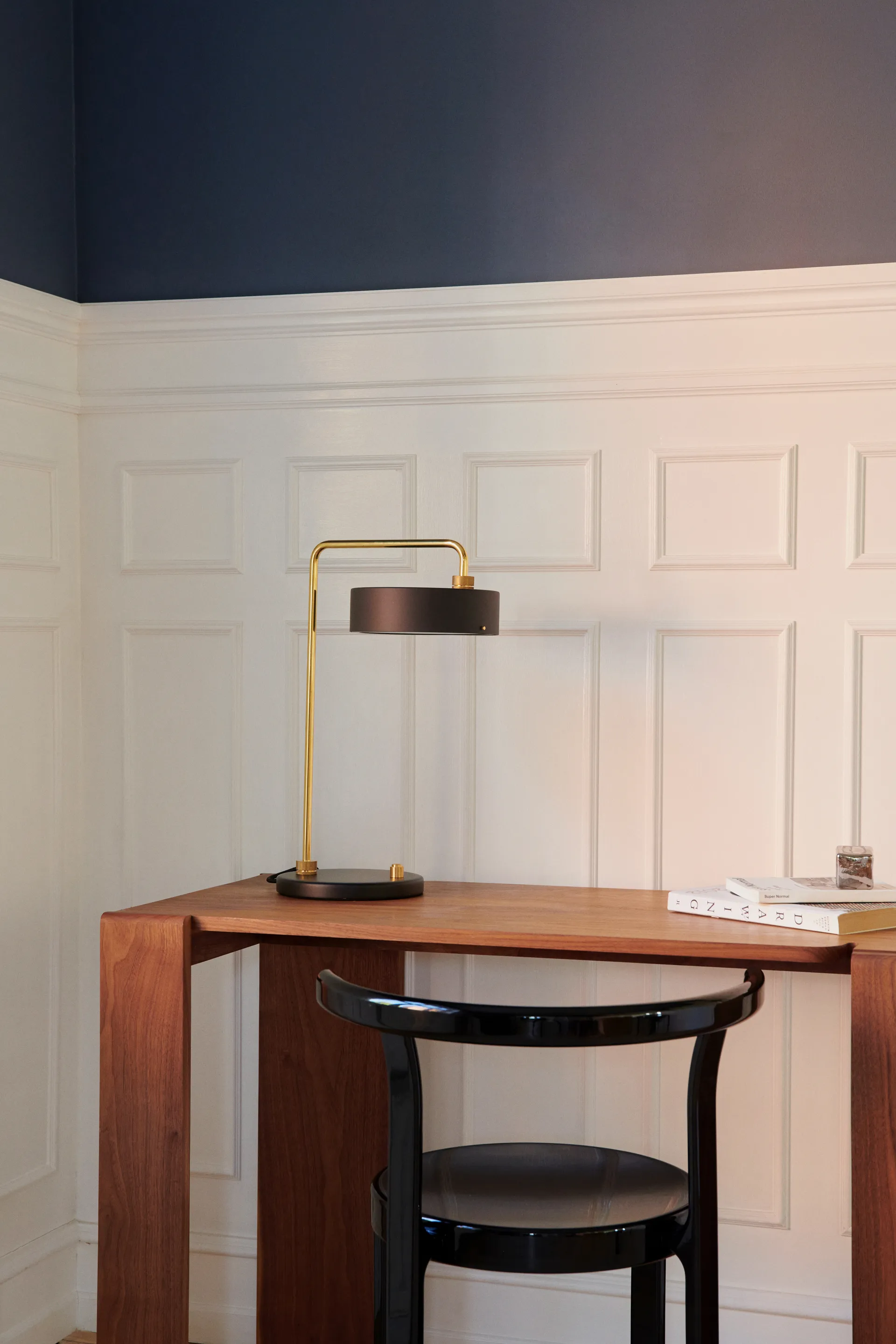 Candeeiro de mesa Petite Machine, Deep black Made By Hand