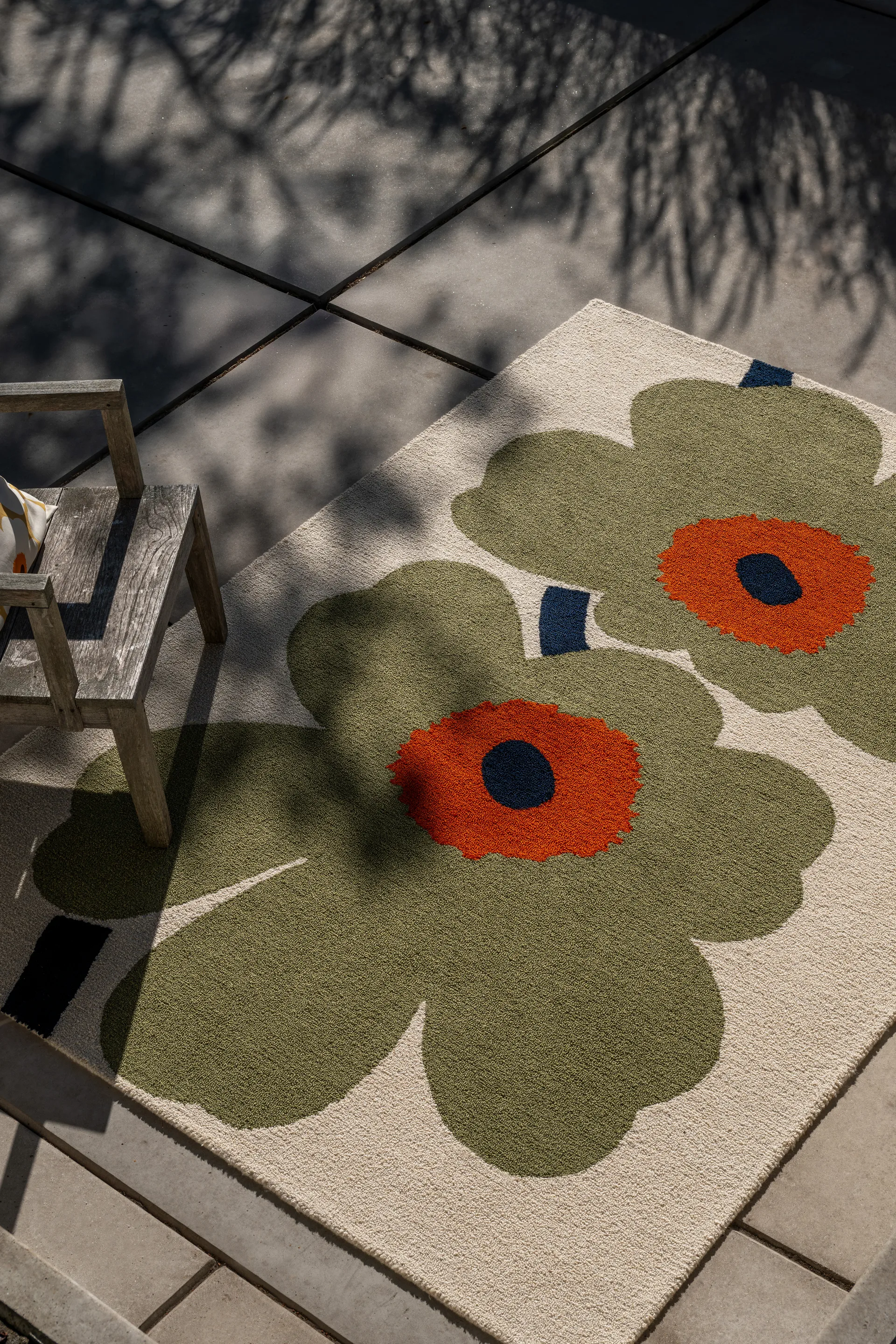 Tapete Unikko anniversary outdoor, Dusty green, 160x230 cm Marimekko