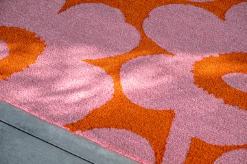 Tapete Unikko para exterior - Rosa-laranja, 140x200 cm - Marimekko