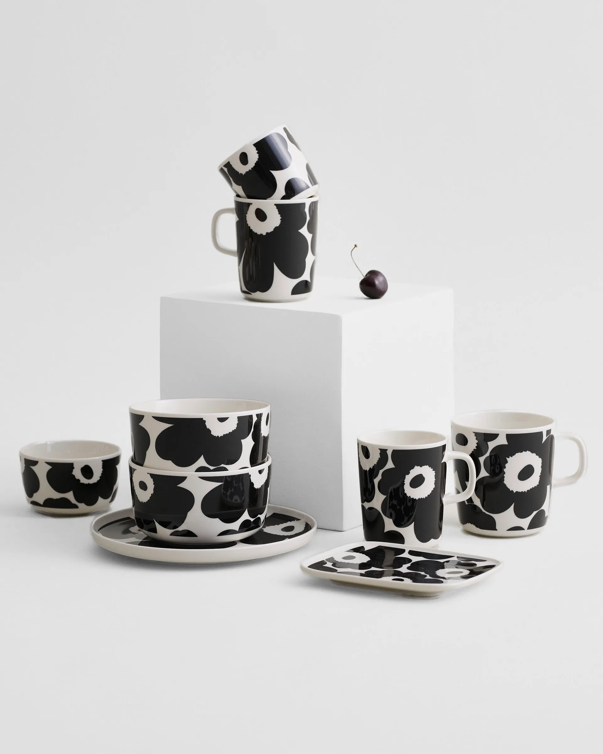 Tigela Unikko 2,5 dl, preto e branco Marimekko