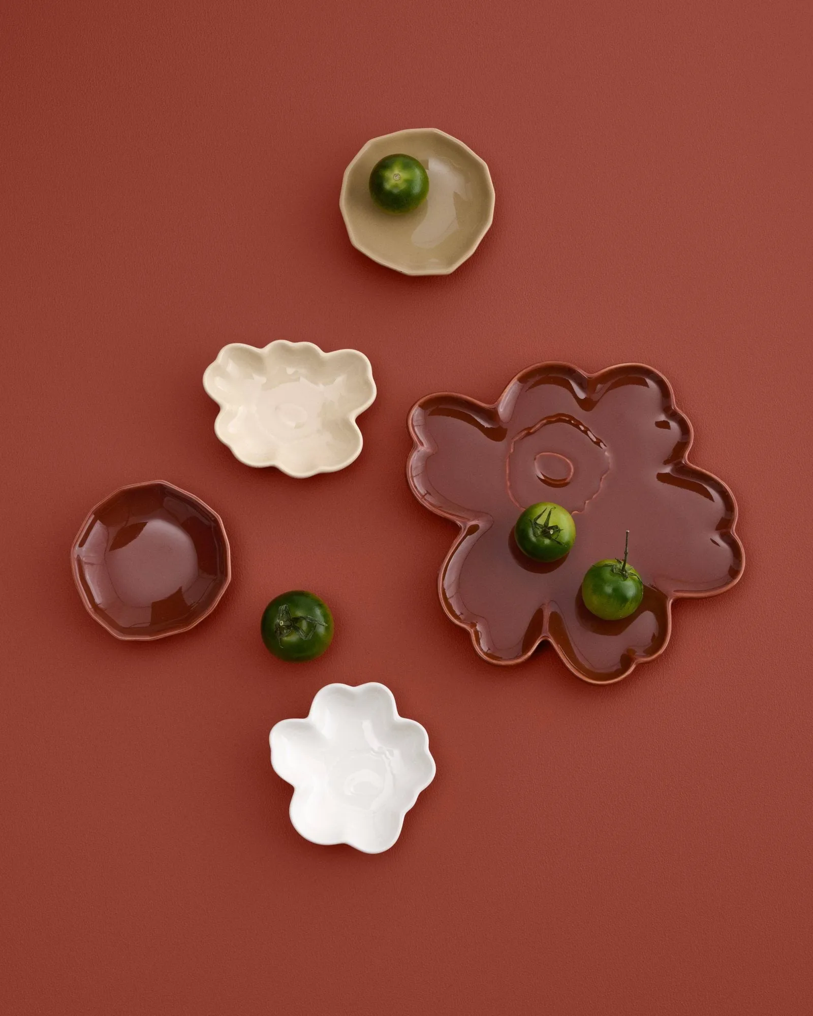 Unikko shape prato, Castanho-arroxeado Marimekko
