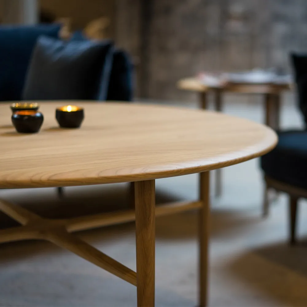 Crest mesa de centro redonda, carvalho pigmentado branco verniz transparente Mavis