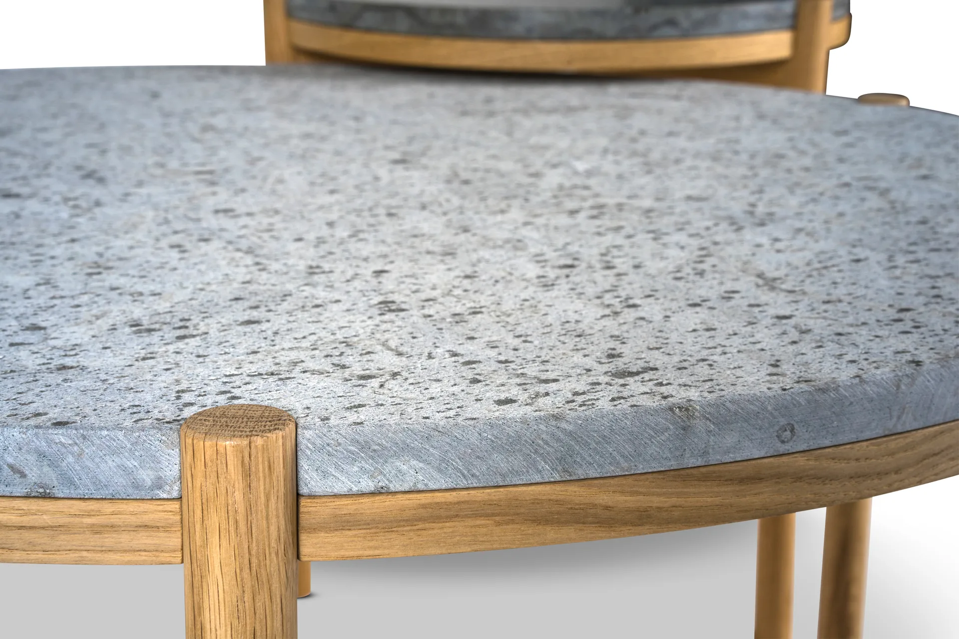 Dondo Mesa de centro em carvalho pigmentado branco Ø80 cm, Calcário bem aparelhado Mavis