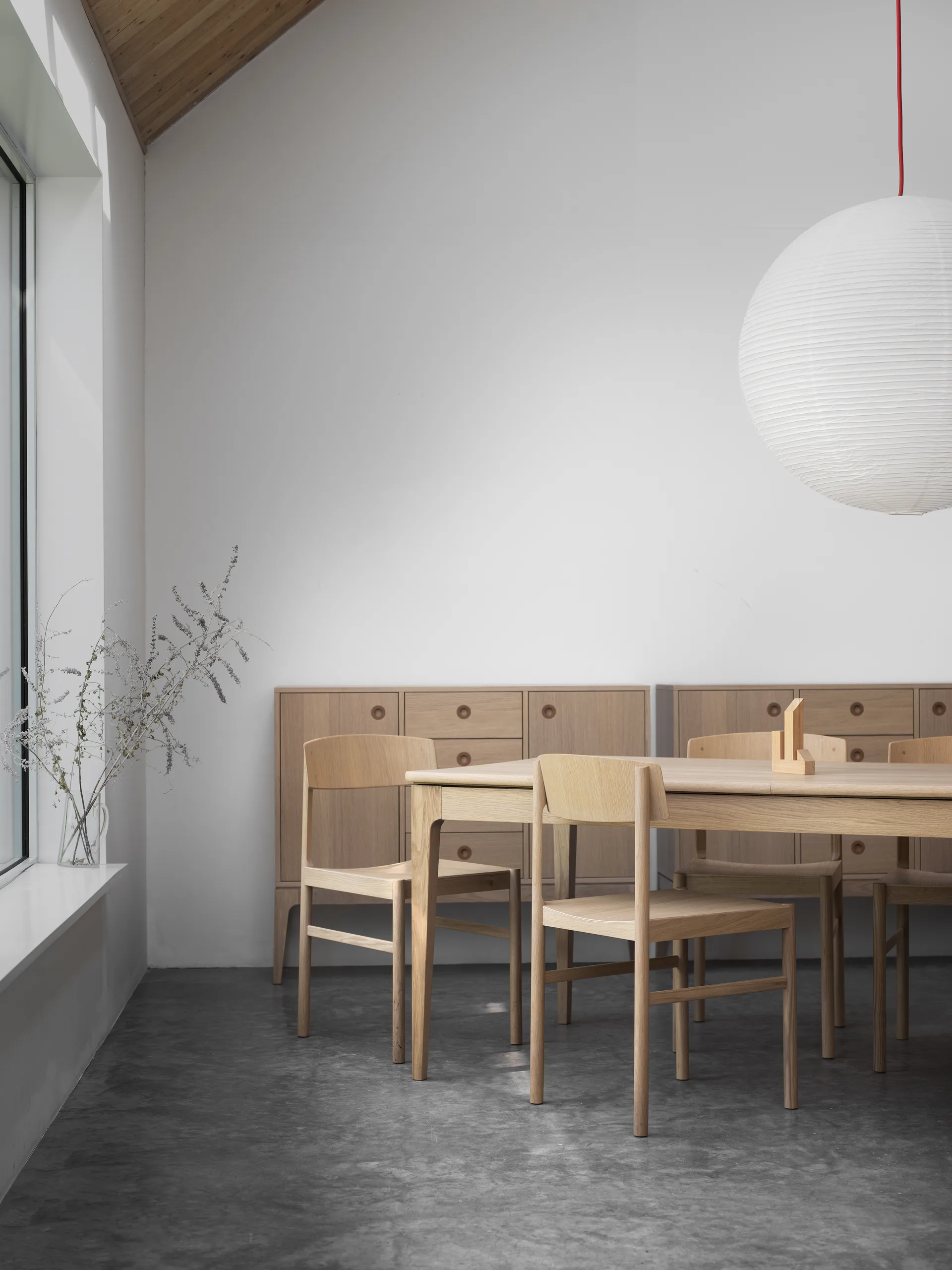 Rod cadeira, Carvalho branco pigmentado com acabamento fosco verniz Mavis