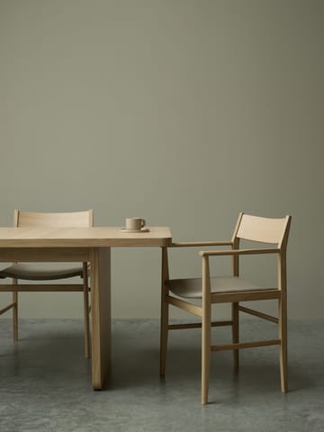 Siza cadeira com braços - Assento em carvalho pigmentado branco-Lin - Mavis