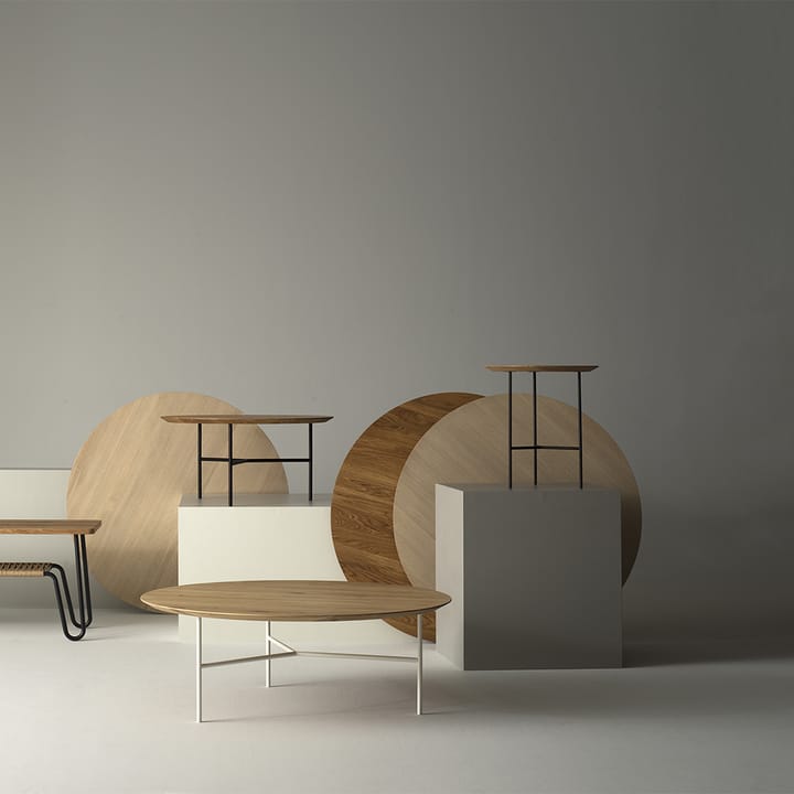 Tribeca mesa lateral , carvalho verniz, pernas pretas, ø47 cm Mavis