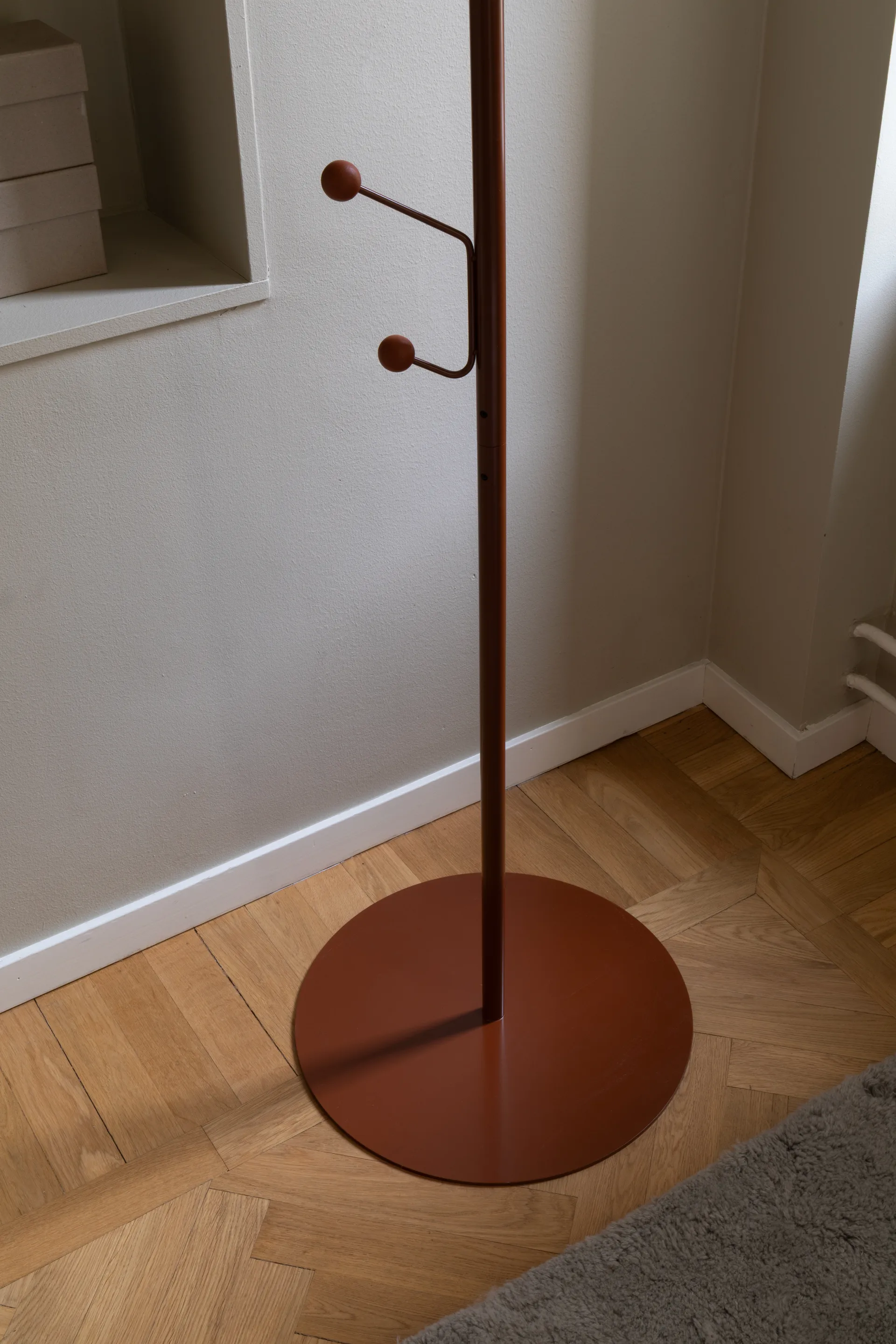 Bill Floor cabide, Canela Maze