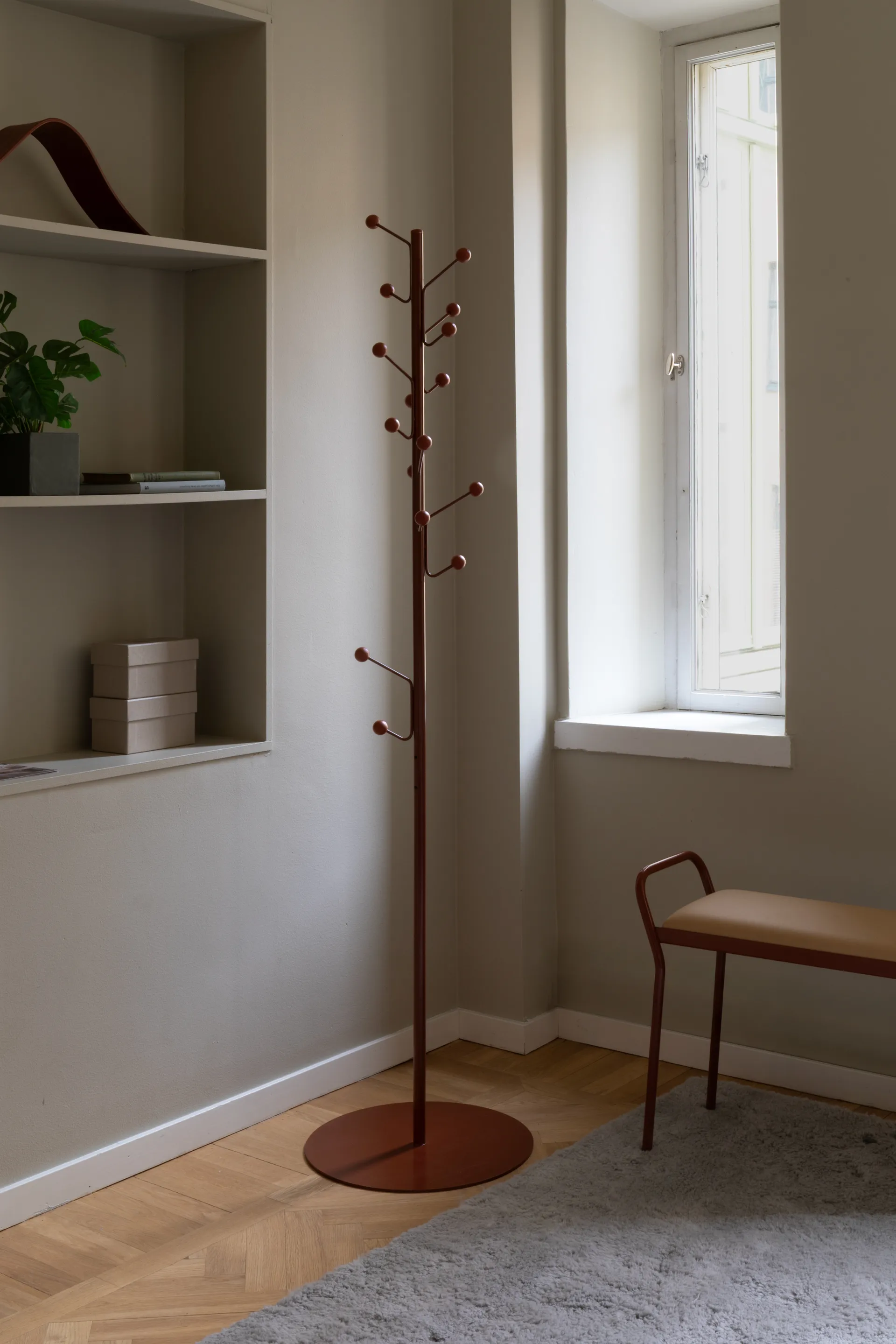 Bill Floor cabide, Canela Maze