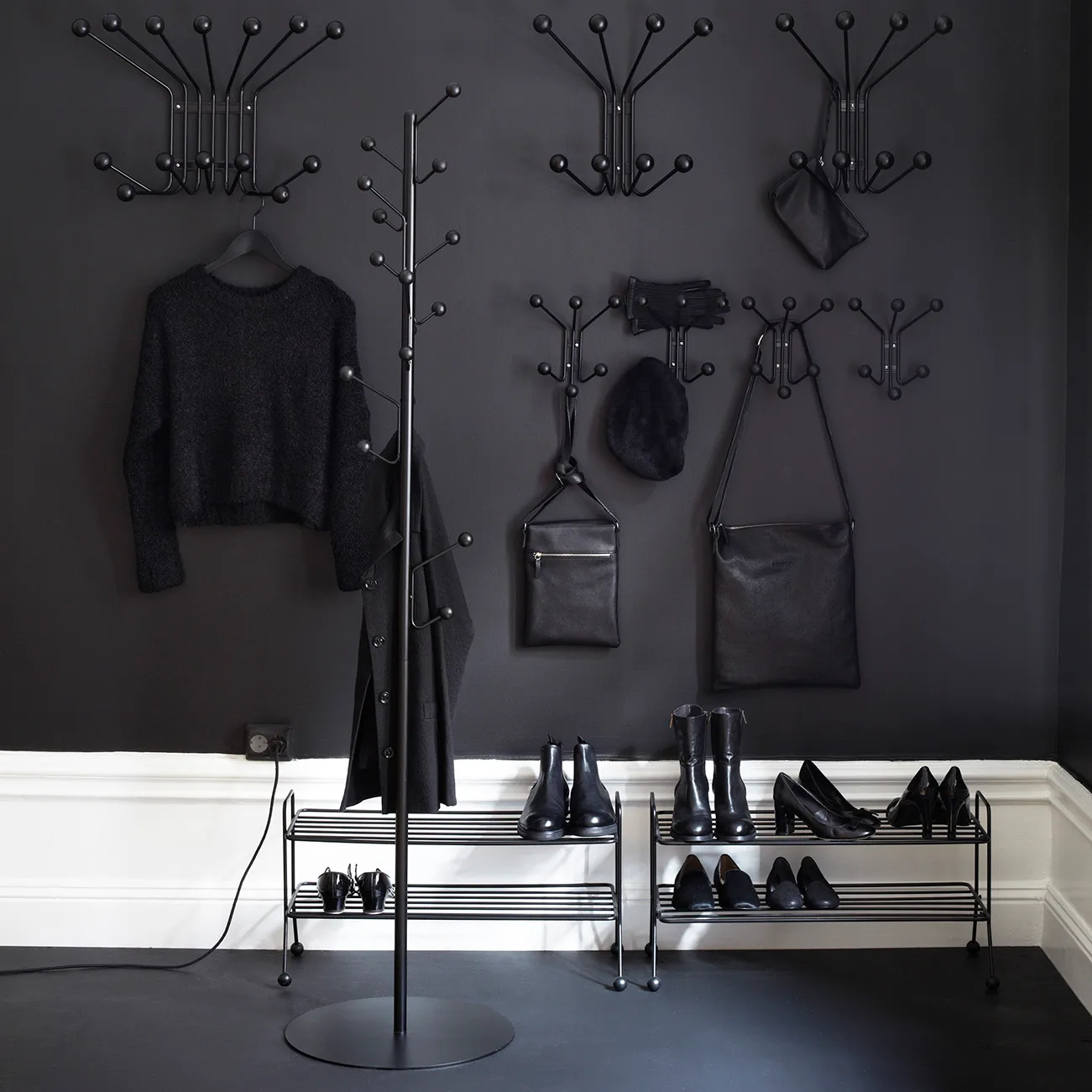 Bill Floor cabide, Preto Maze