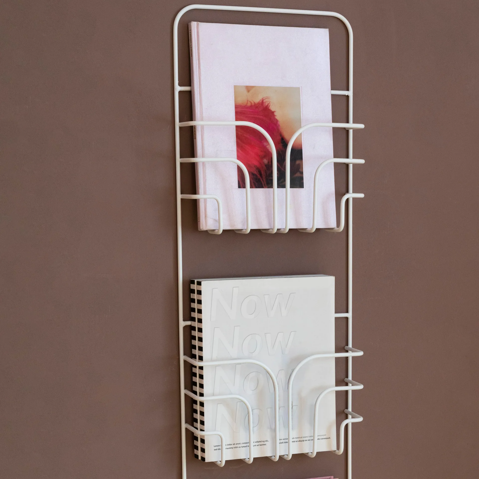 Porta revistas Now, branco Maze