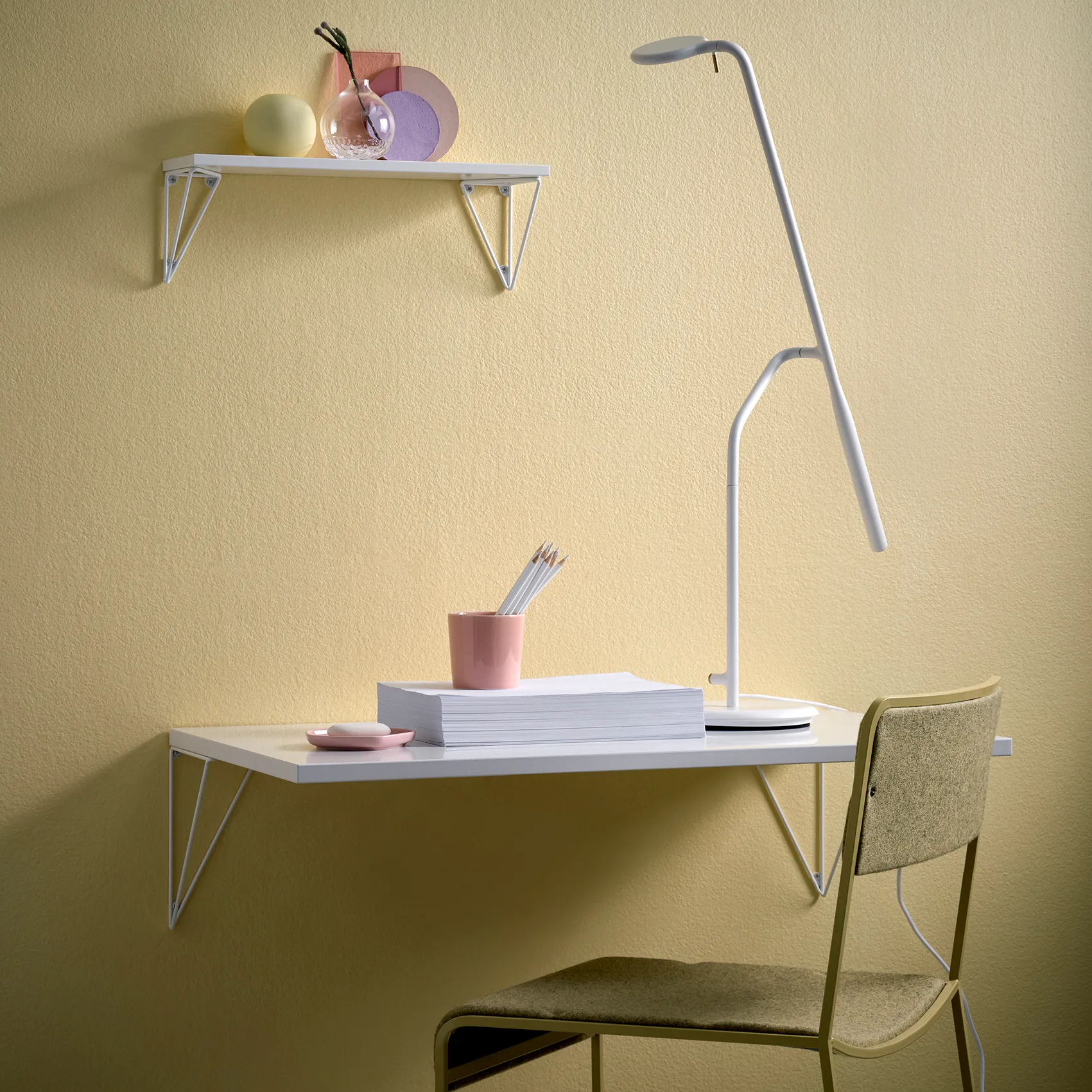 Secretária Pythagoras, Branco Maze