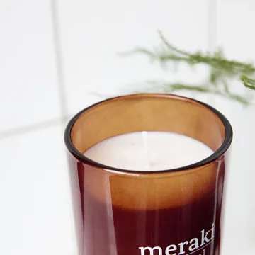 Vela perfumada, vidro castanho Meraki 12 horas - nordic pine - Meraki