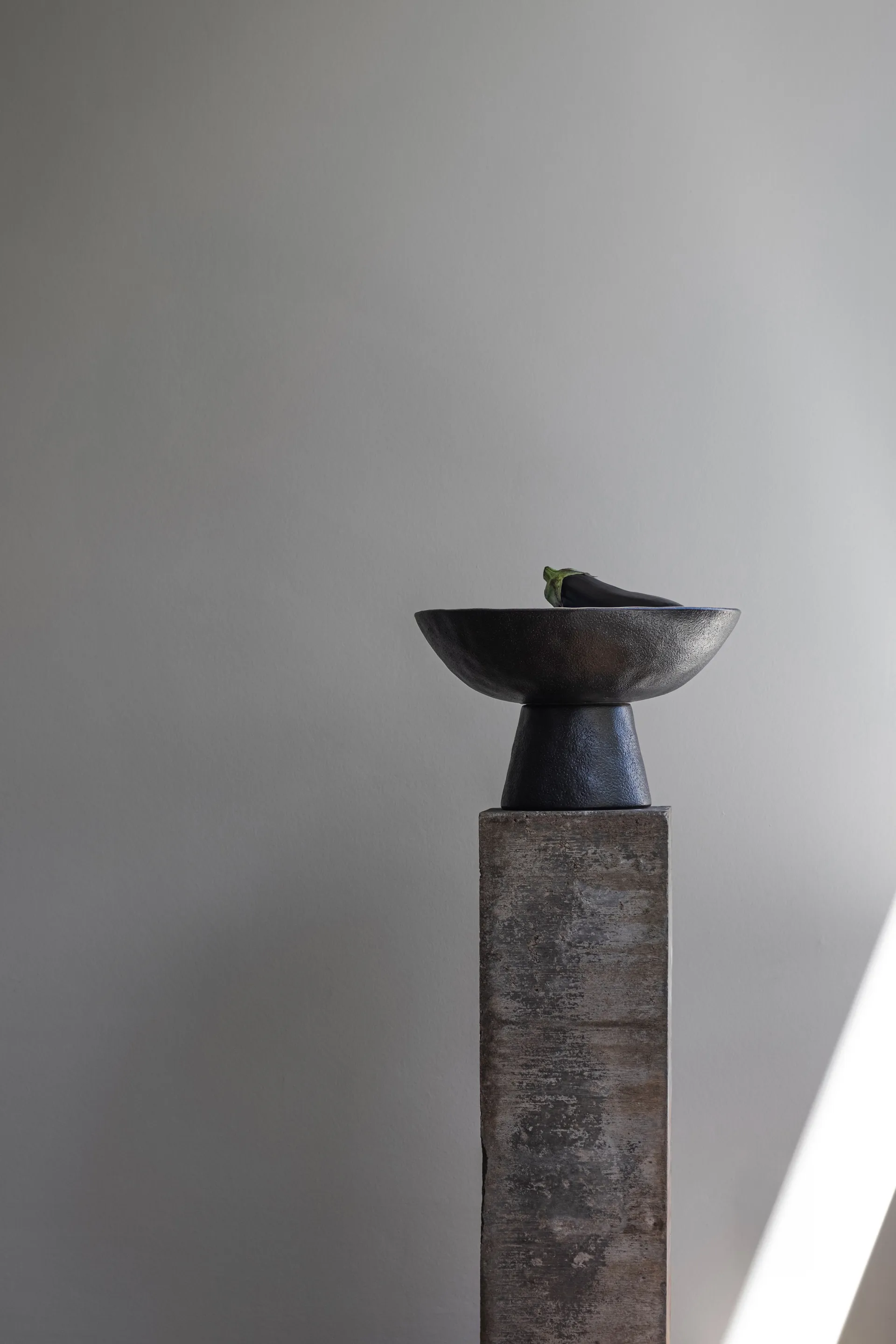 By Hand tigela com pé Ø31,5x20 cm, Branco sujo Mette Ditmer