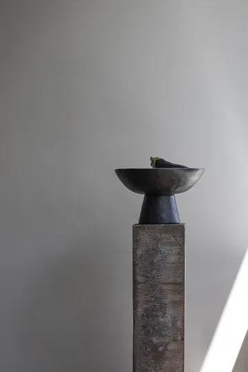 By Hand tigela com pé Ø31,5x20 cm - Branco sujo - Mette Ditmer