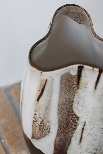 By Hand vaso grande 38,5 cm - Branco sujo - Mette Ditmer