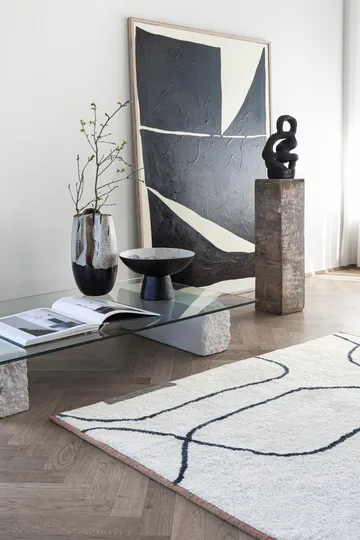 By Hand vaso grande 38,5 cm - Branco sujo - Mette Ditmer