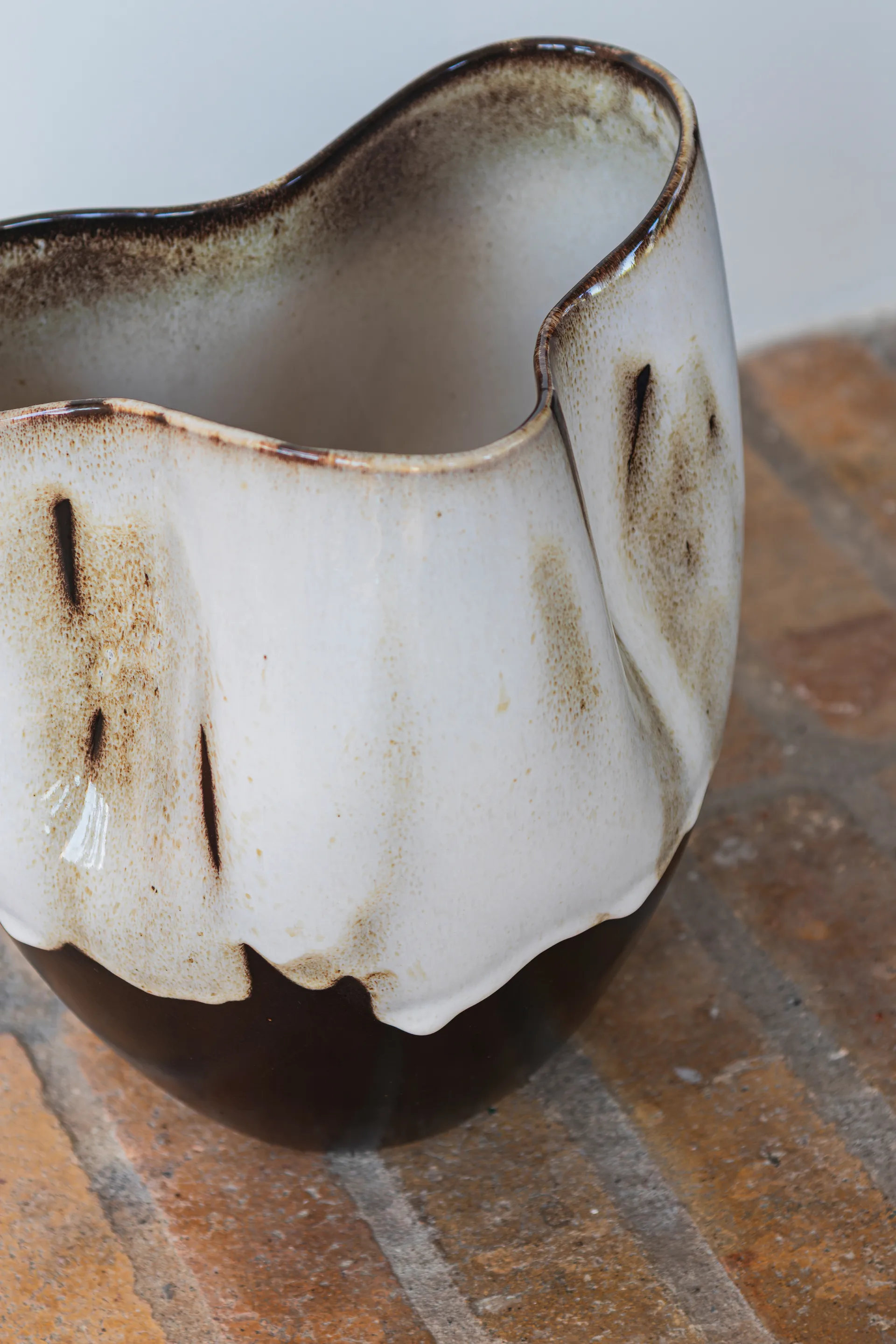 By Hand vaso pequeno 24,5 cm, Branco sujo Mette Ditmer