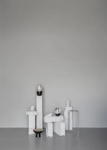 By Hand vaso pequeno 24,5 cm - Branco sujo - Mette Ditmer