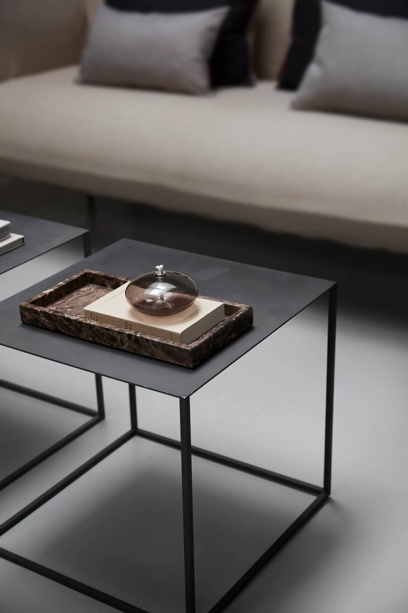 Cubic mesa de apoio, Preto, 43x43x40 cm Mette Ditmer