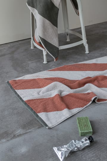 Diagonal tapete de banho 50x80 cm - Tijolo - Mette Ditmer