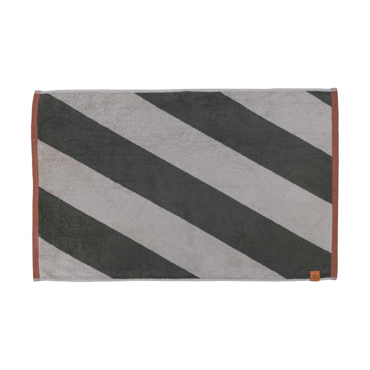 Diagonal tapete de banho 50x80 cm - Verde azeitona escuro - Mette Ditmer