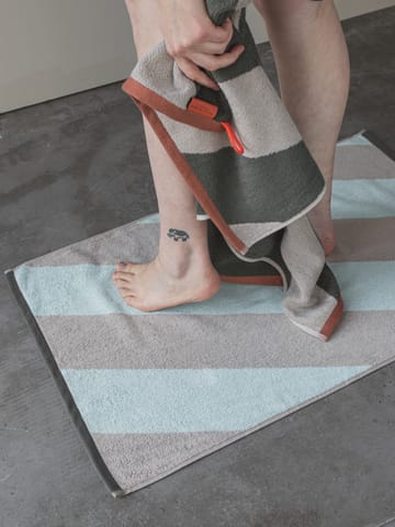 Diagonal tapete de banho 50x80 cm - Verde menta - Mette Ditmer