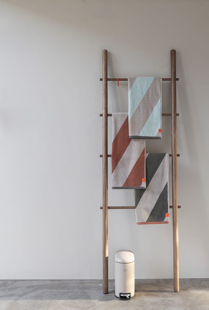 Diagonal toalha, Verde azeitona escuro, 70x133 cm Mette Ditmer