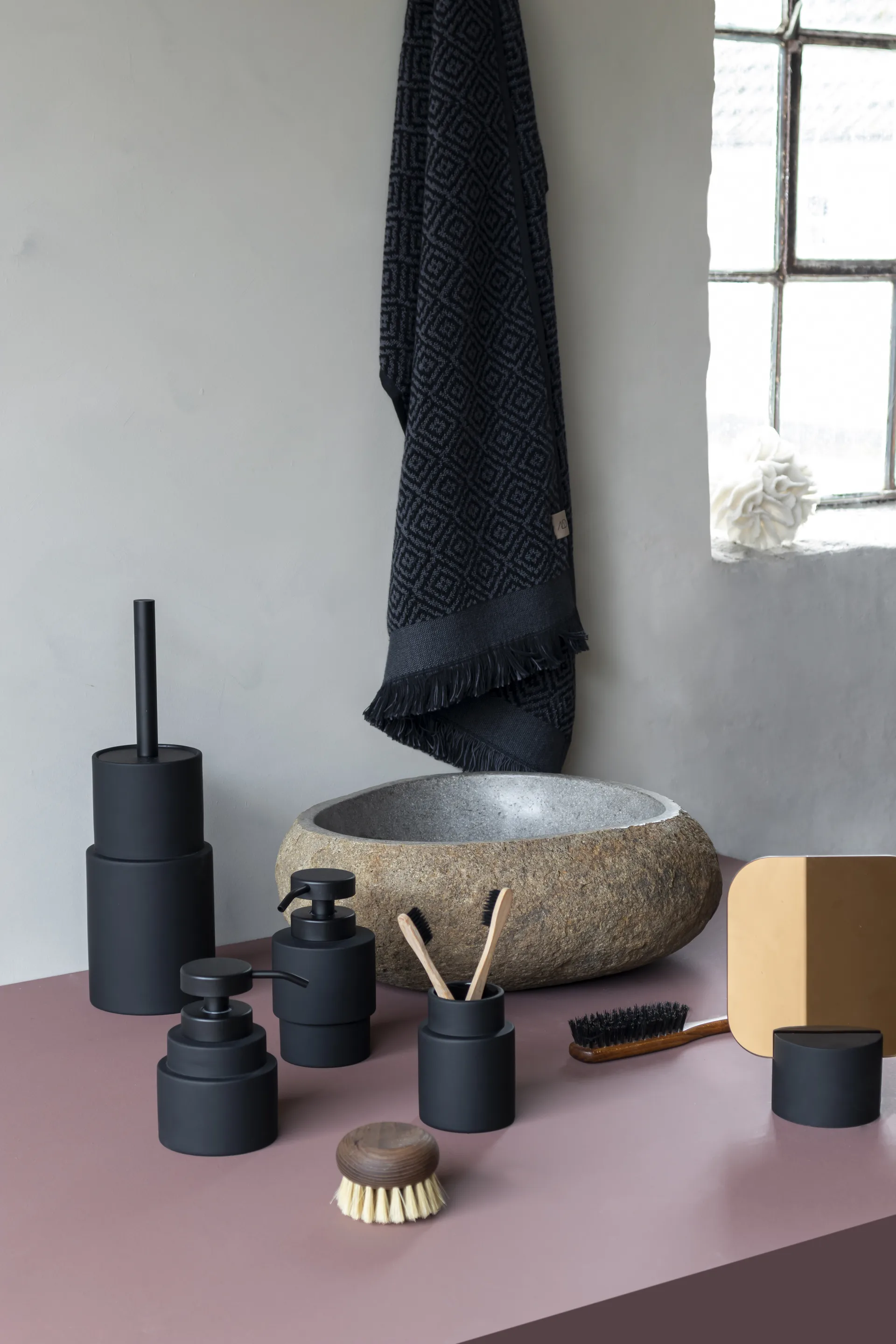 Dispensador de sabão baixo Shades, Preto Mette Ditmer