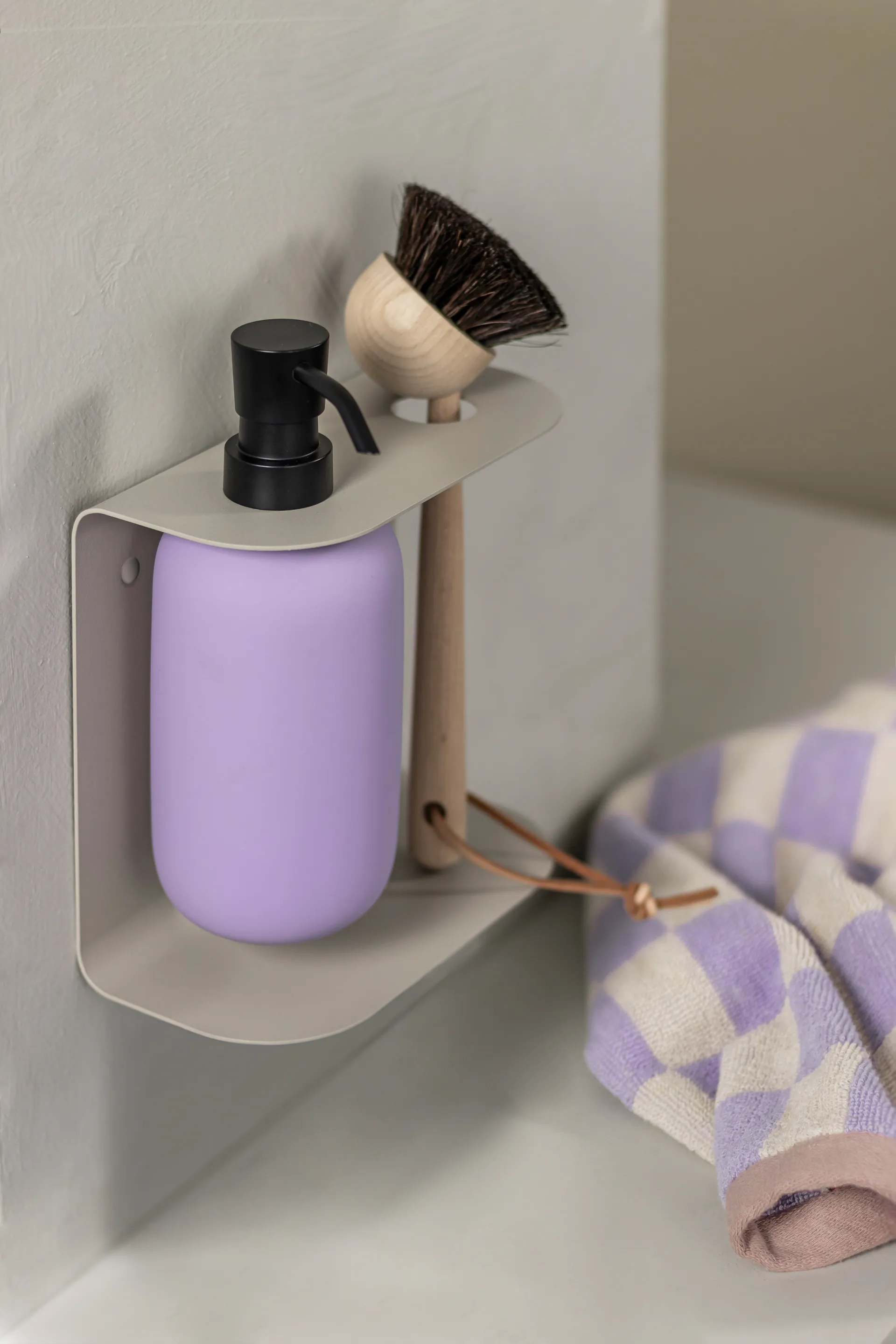 Dispensador de sabão Lotus alto, Luzlilac Mette Ditmer
