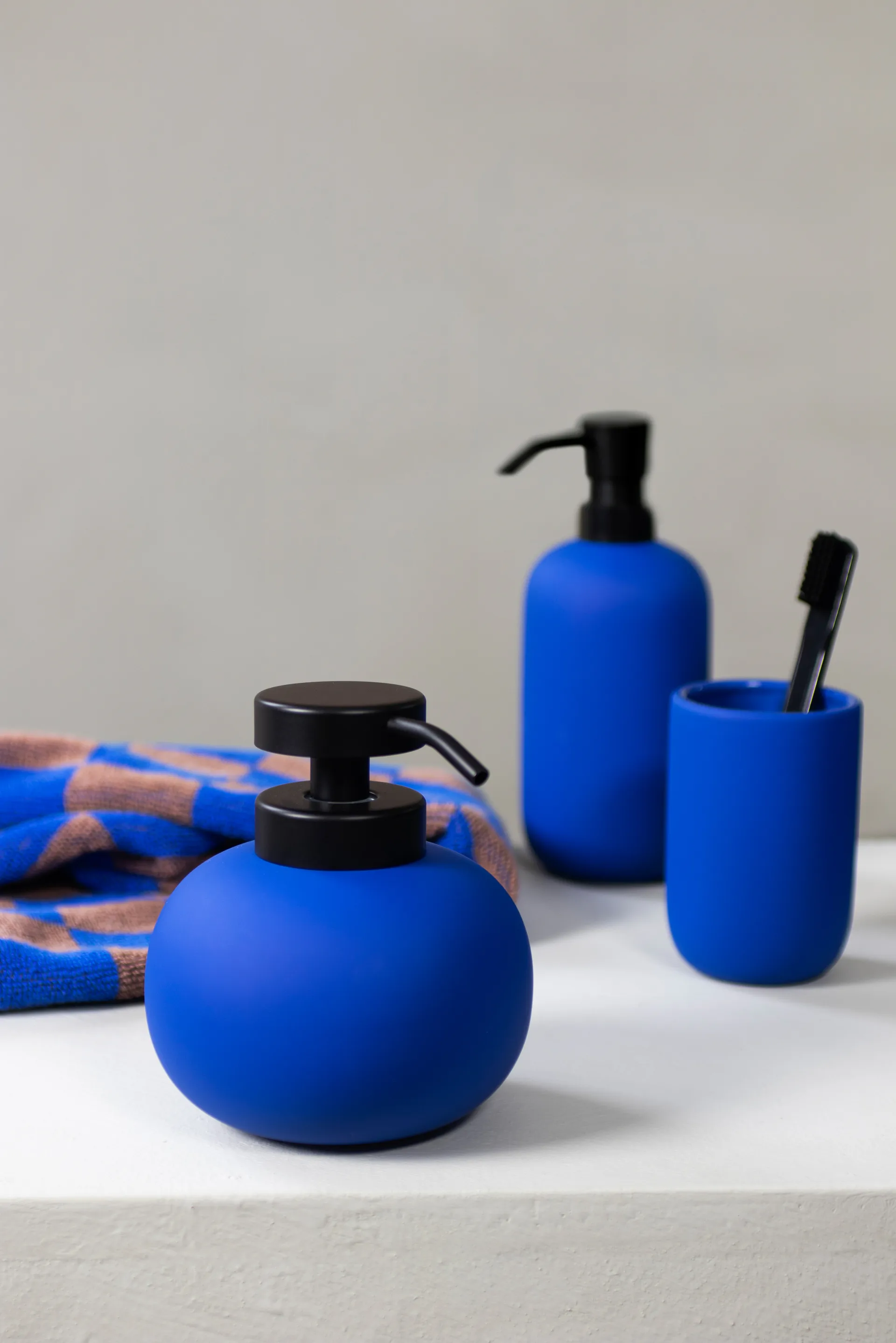 Dispensador de sabão Lotus, Cobalt Mette Ditmer