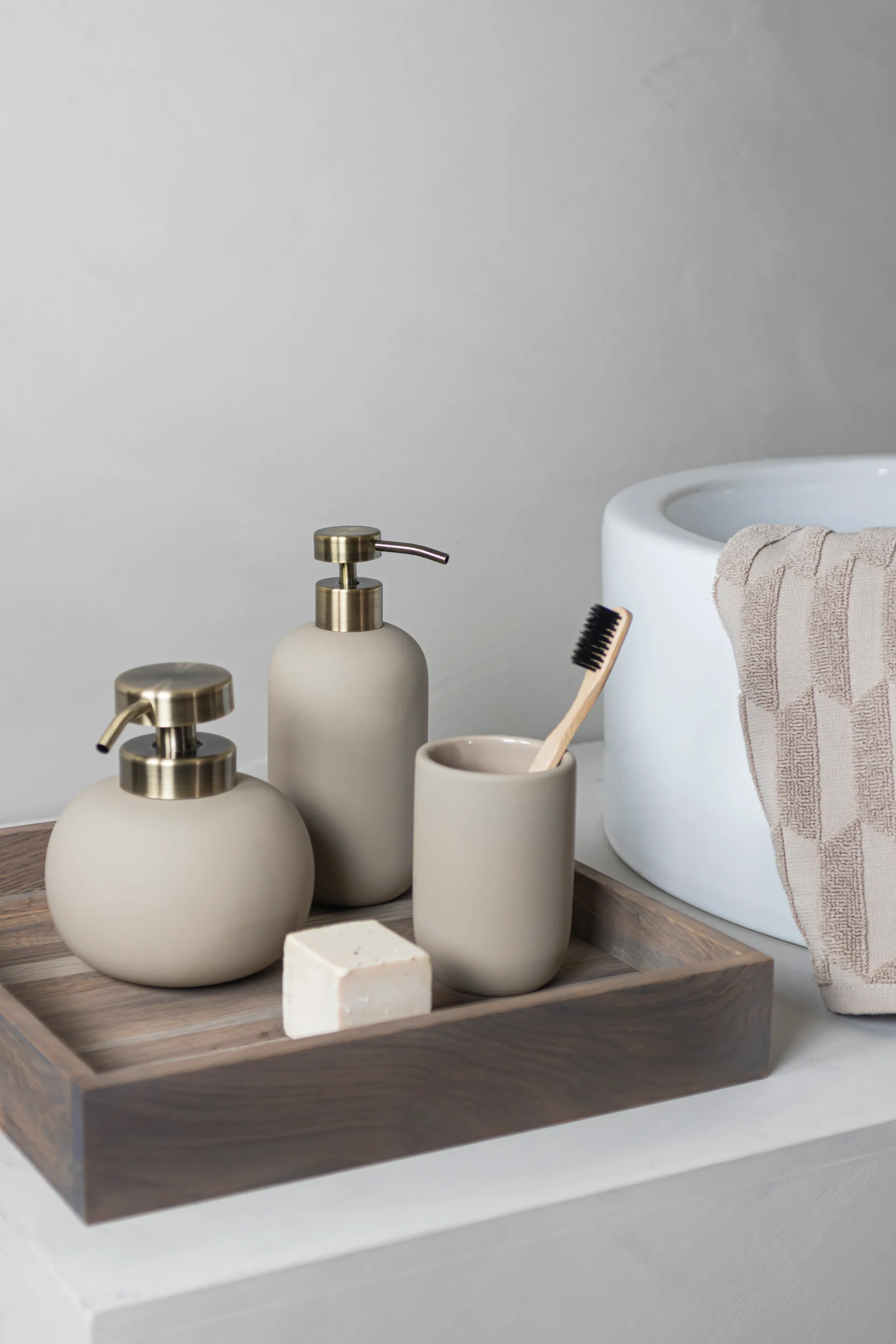 Dispensador de sabão Lotus, sand (creme) Mette Ditmer