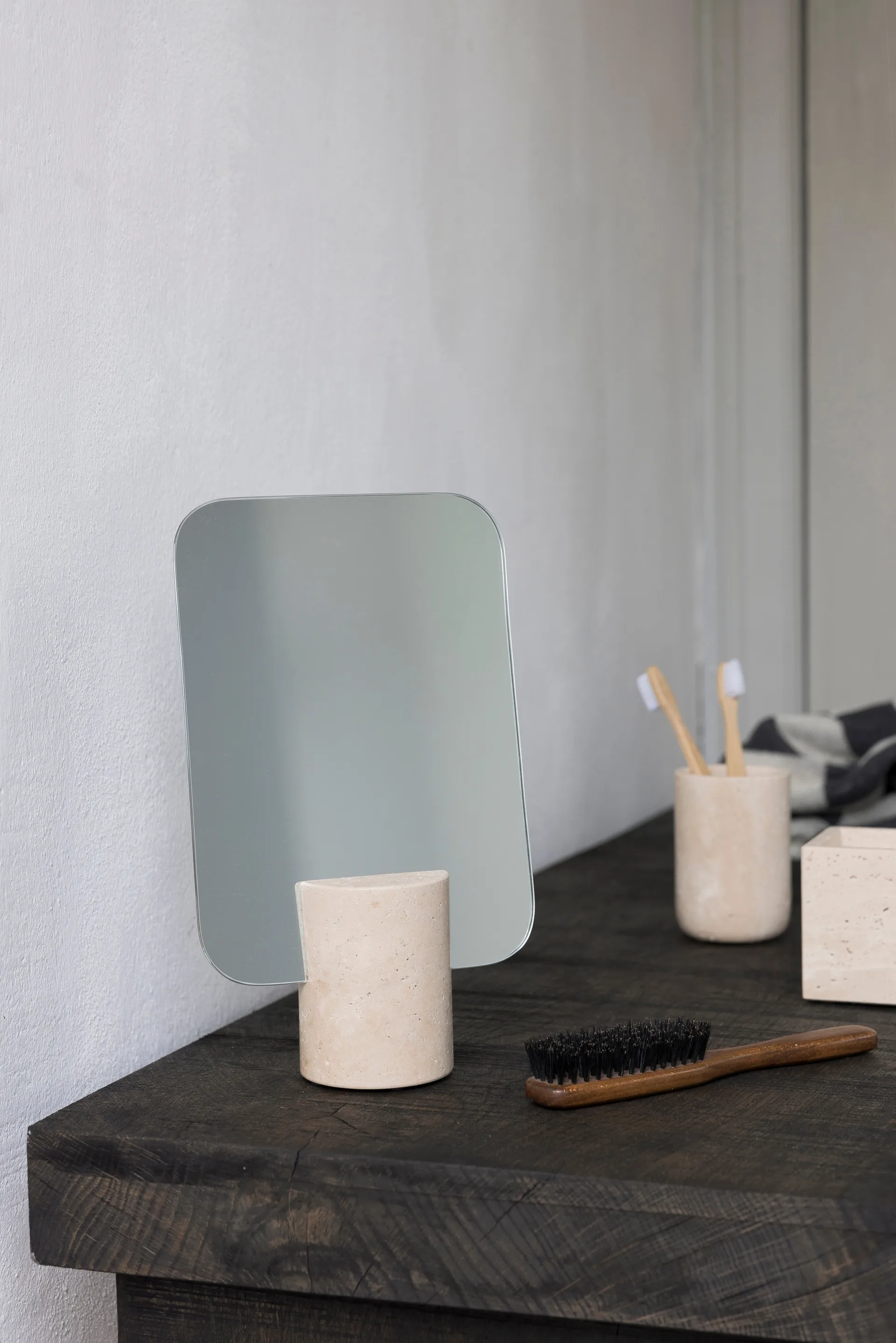 Espelho de mesa Travertin, Linho Mette Ditmer