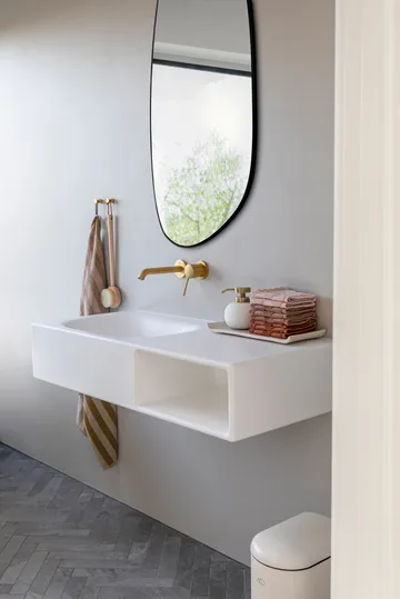 Figura espelho grande - Preto - Mette Ditmer