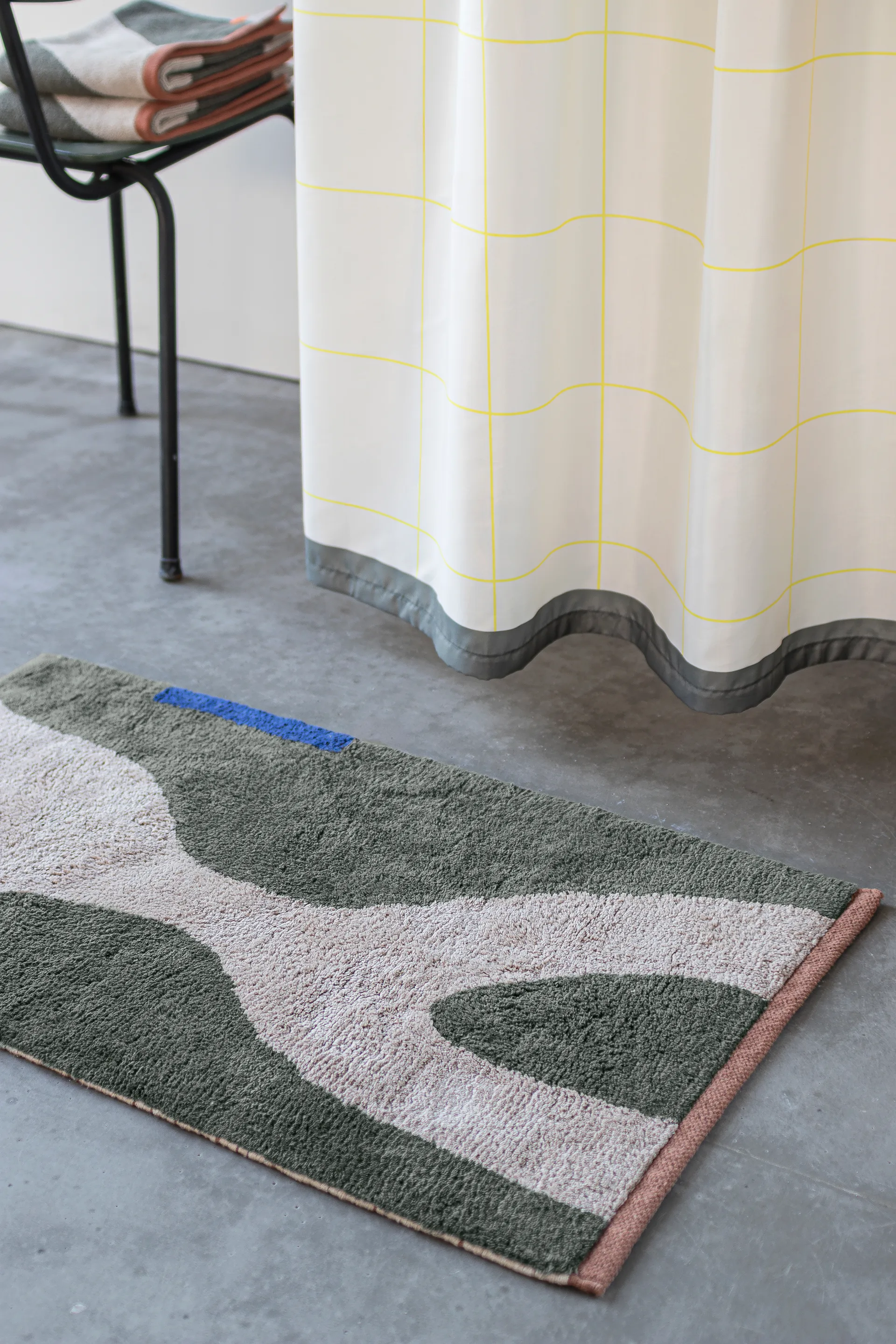 Figura tapete, Verde azeitona escuro, 50x80 cm Mette Ditmer