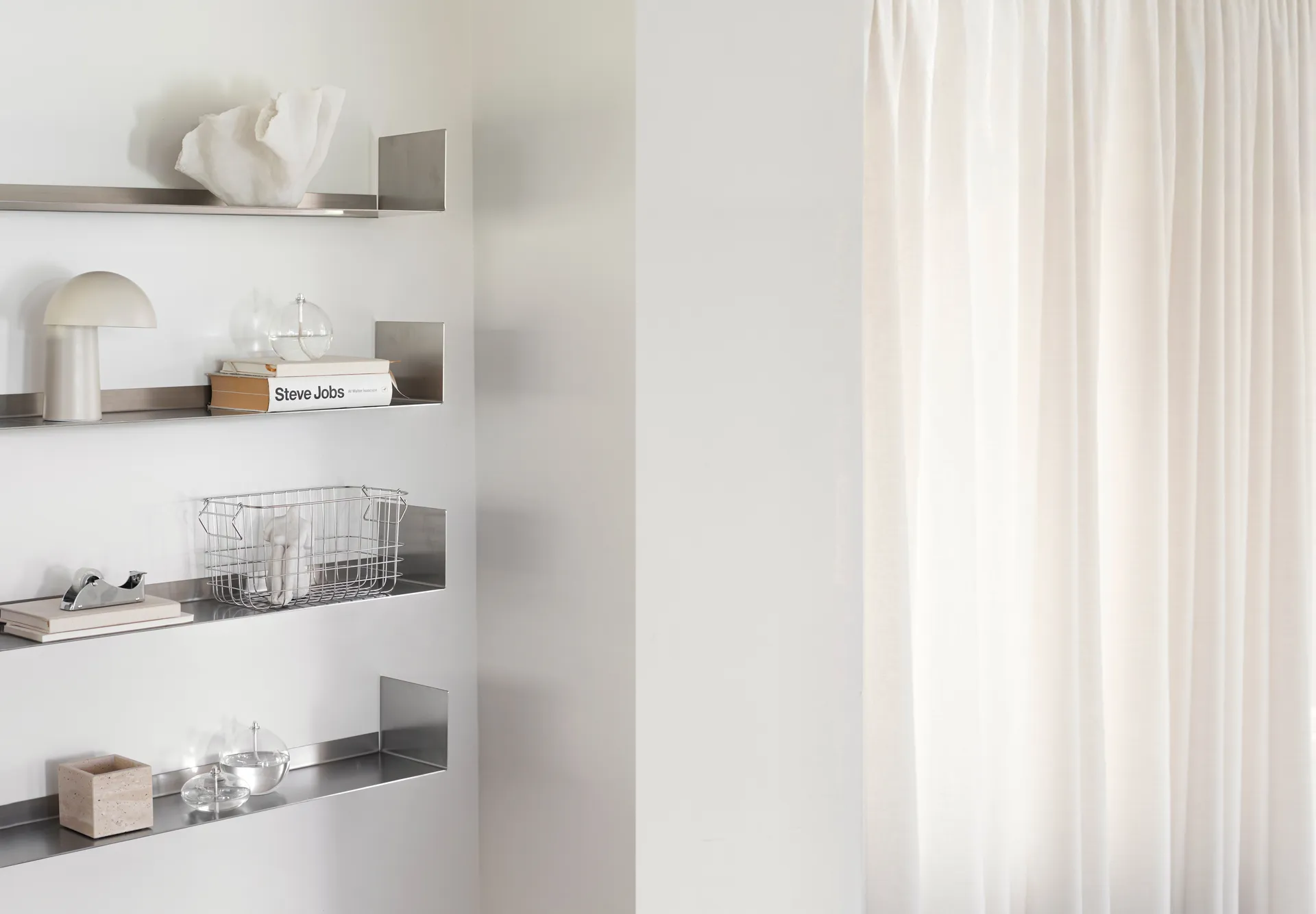 Float prateleira de parede 80,5 cm, Aço Mette Ditmer