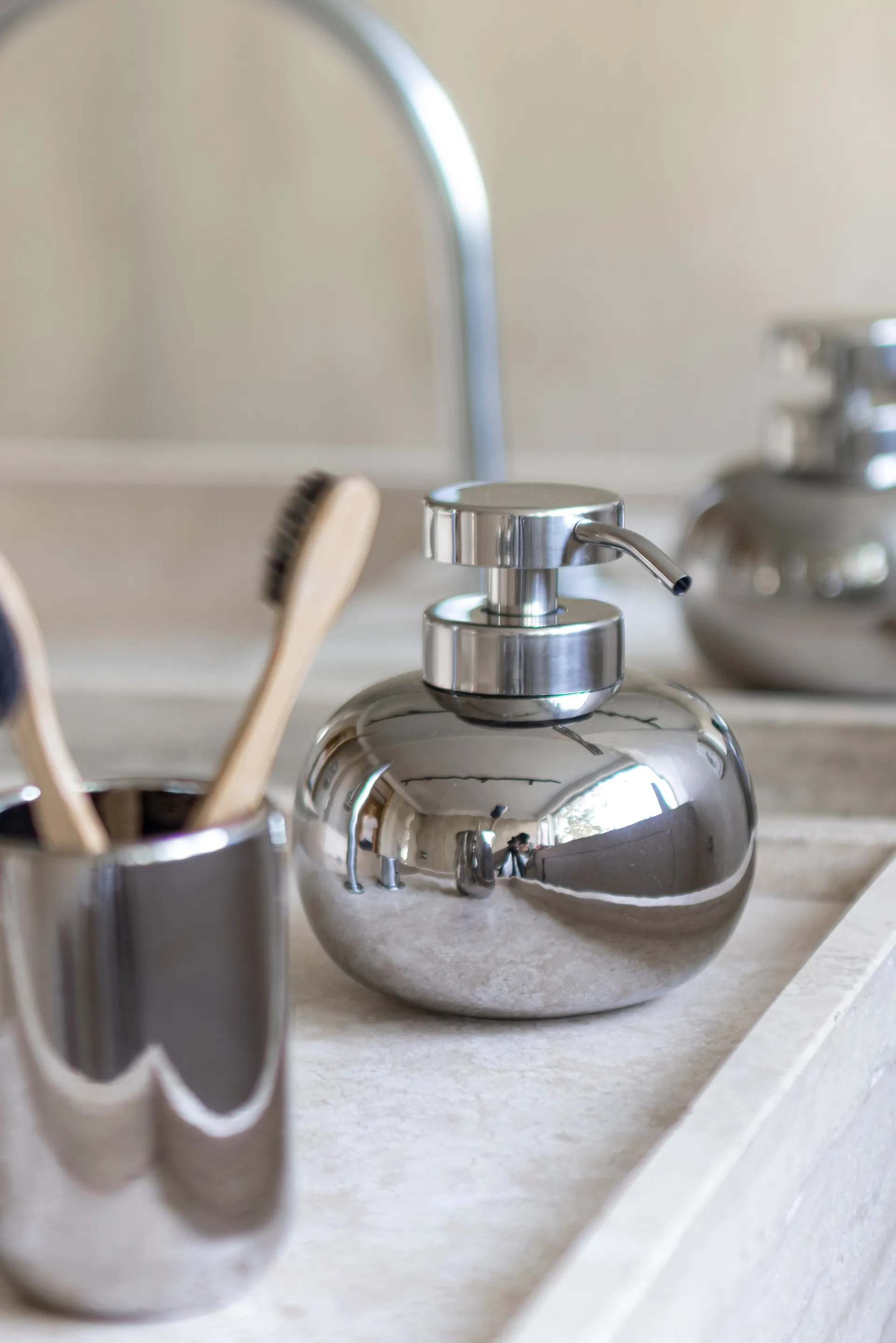 Lotus bomba de sabão baixo, Cromado Mette Ditmer